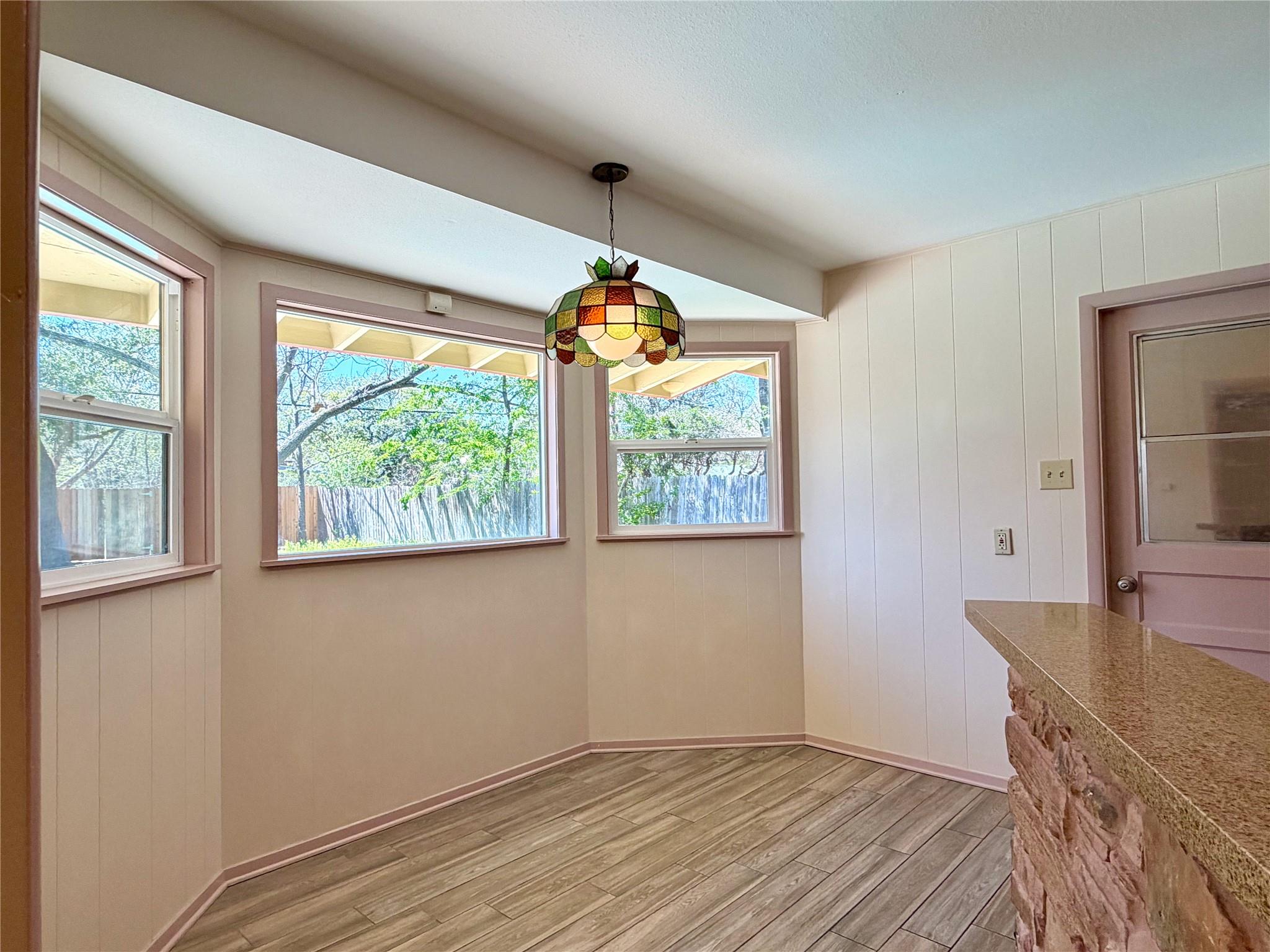 Image 13 of 30 For 141 Oaklane Dr