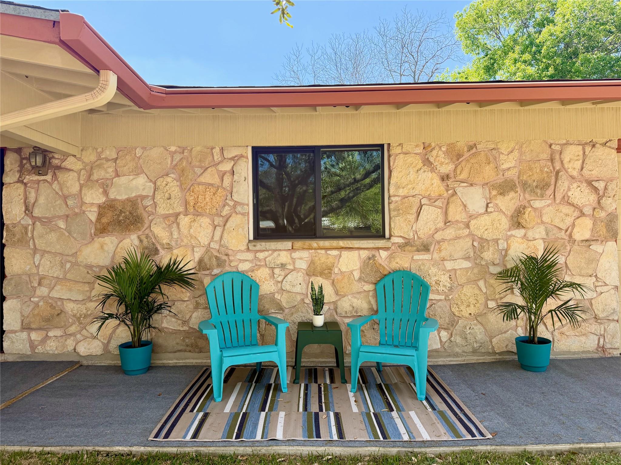 Image 3 of 30 For 141 Oaklane Dr