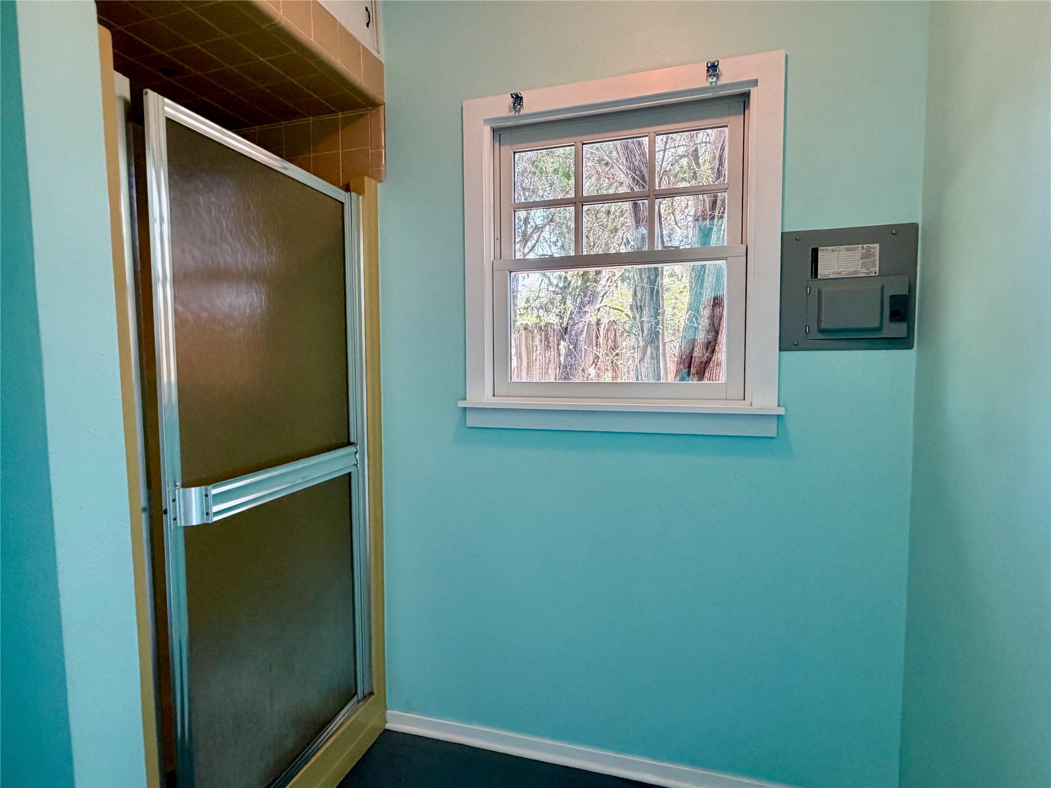 Image 30 of 30 For 141 Oaklane Dr