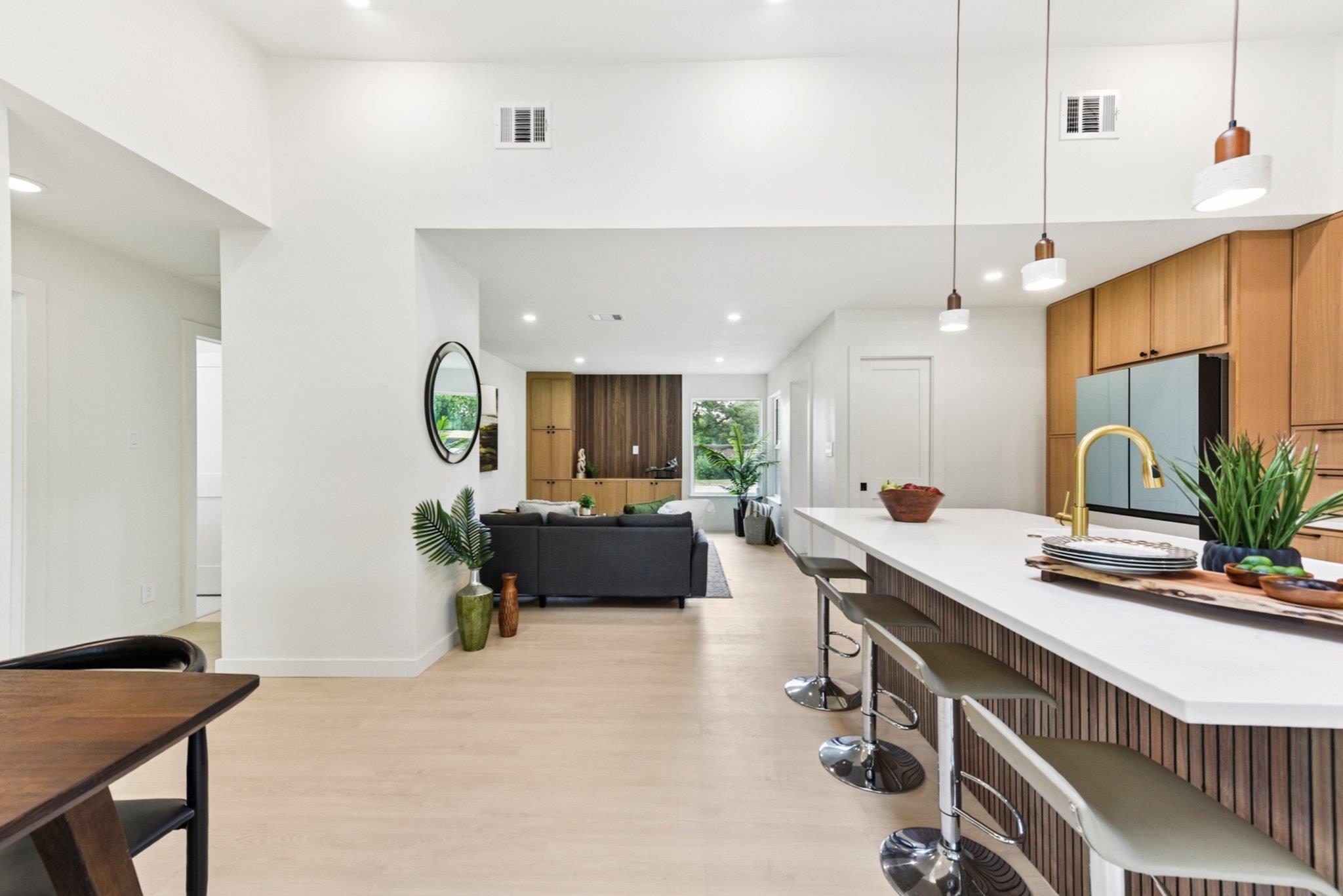 Image 12 of 39 For 7503 Carriage Dr