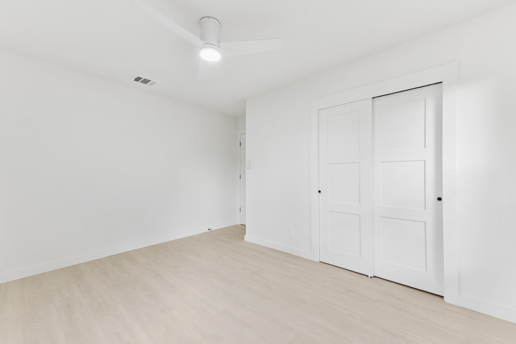 Image 23 of 39 For 7503 Carriage Dr