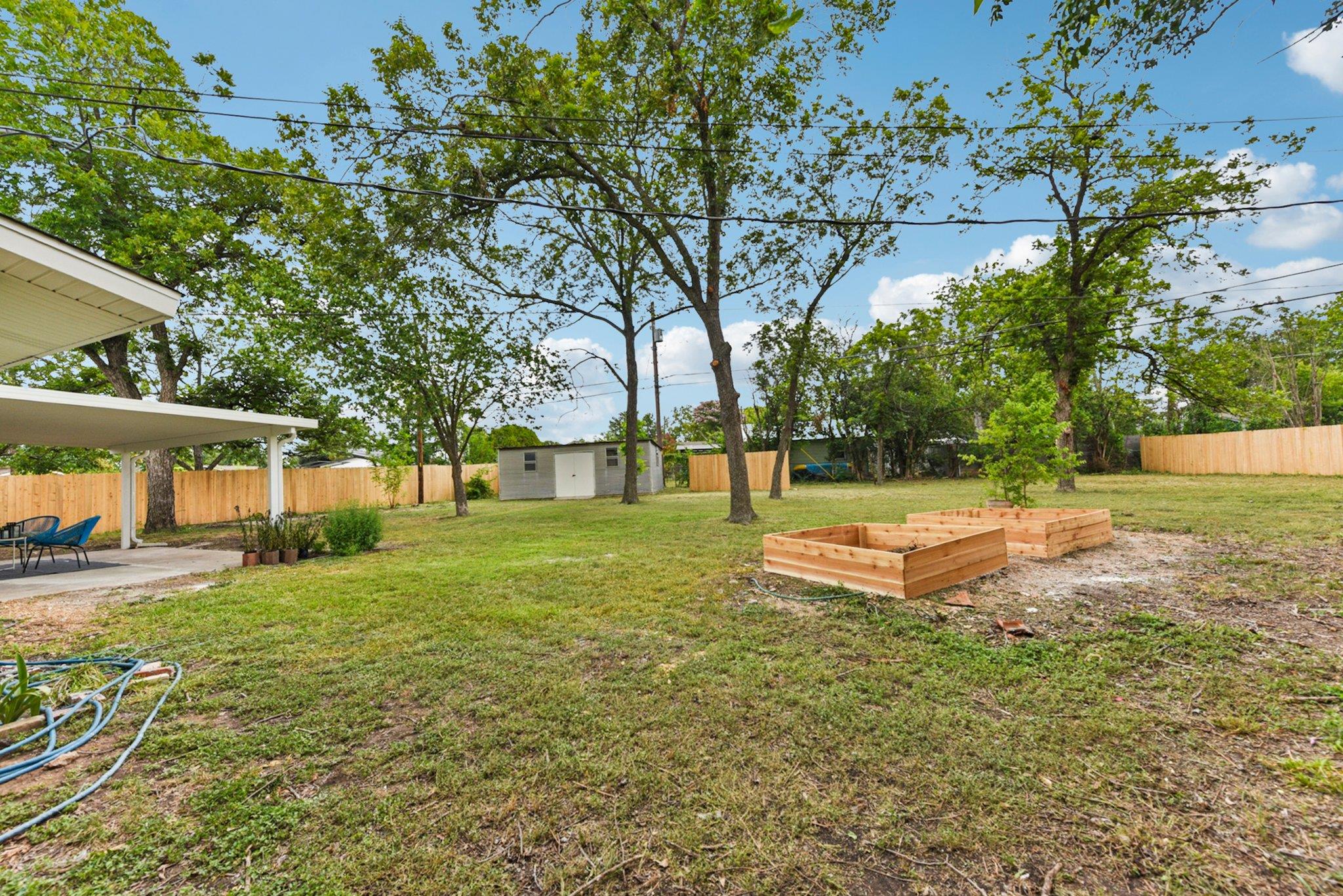 Image 29 of 39 For 7503 Carriage Dr