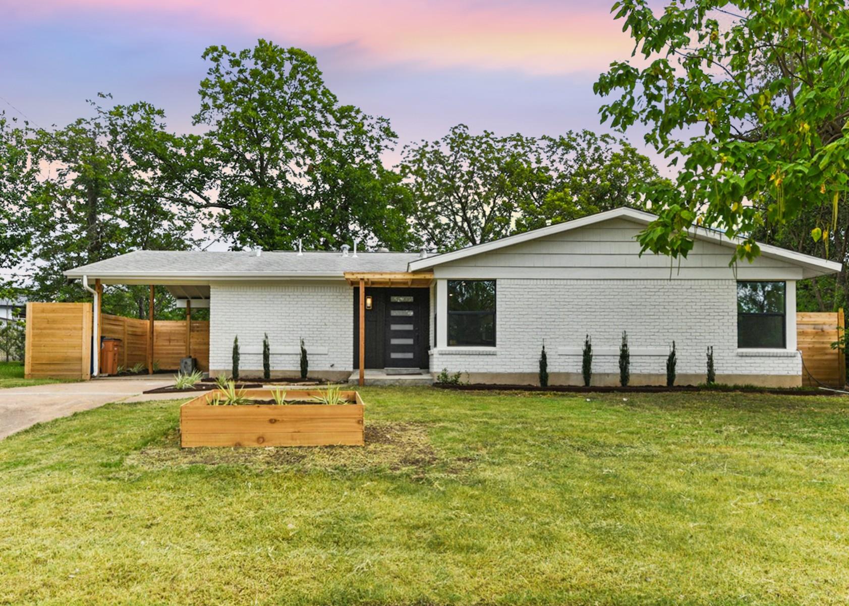 Image 32 of 39 For 7503 Carriage Dr