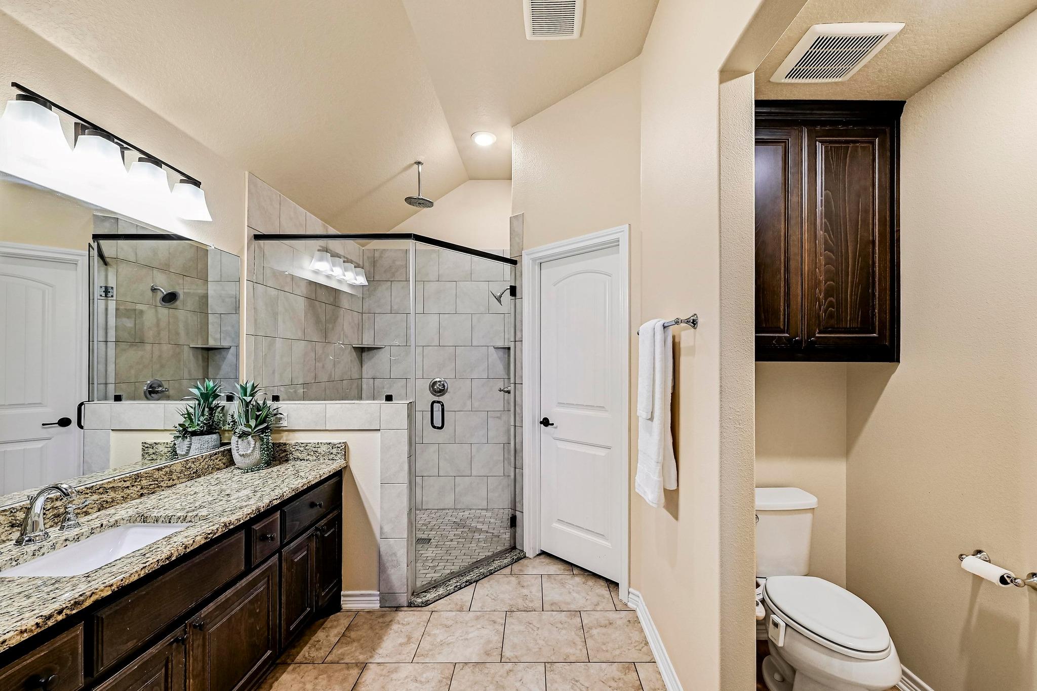 Image 13 of 27 For 560 Saddle Ridge Dr