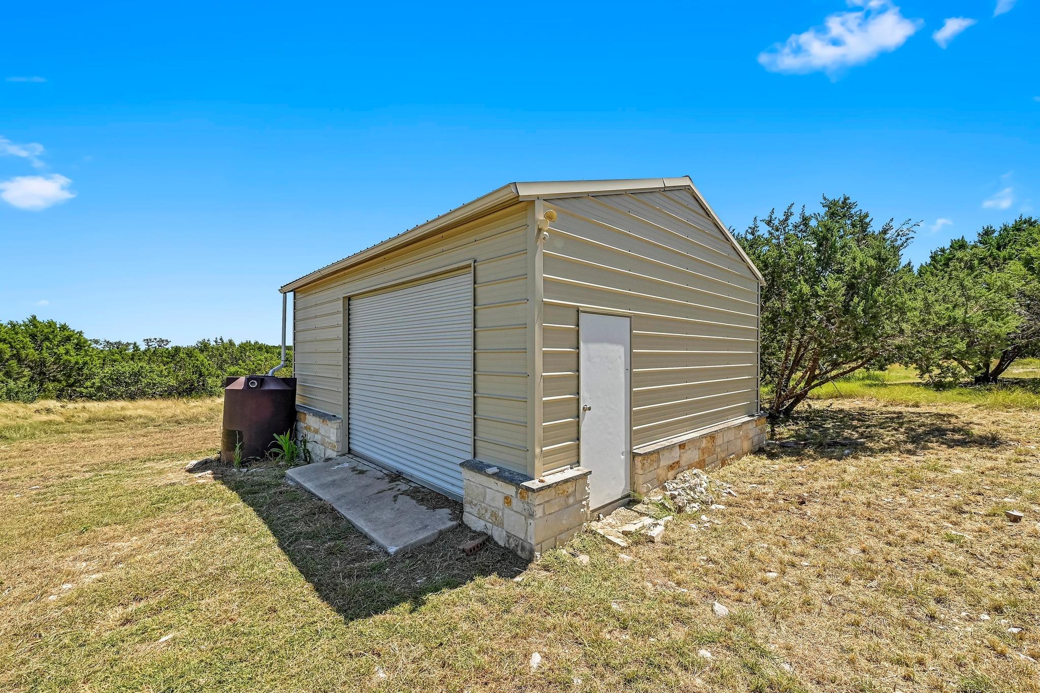 Image 22 of 27 For 560 Saddle Ridge Dr