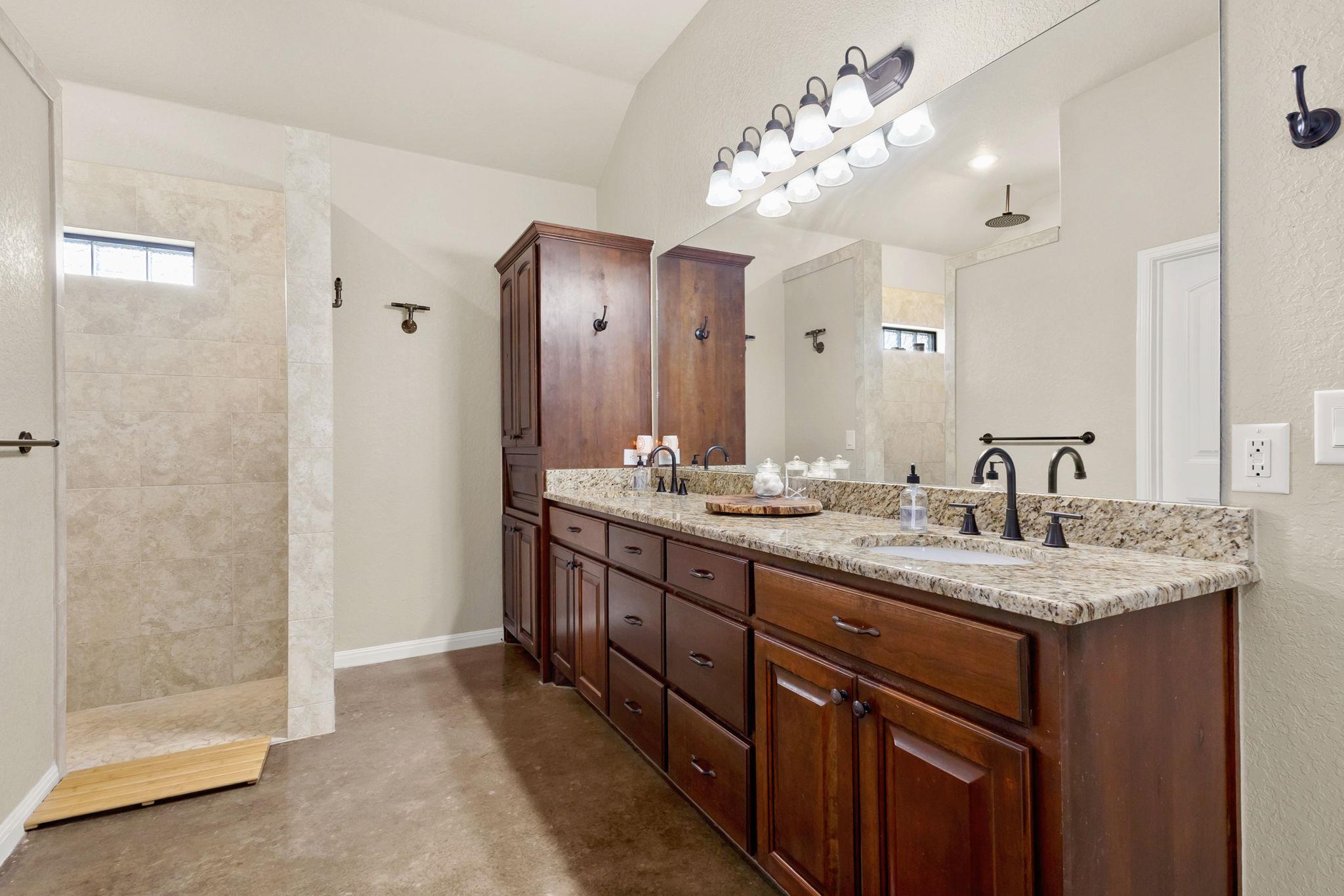 Image 17 of 32 For 2298 Sungate Dr