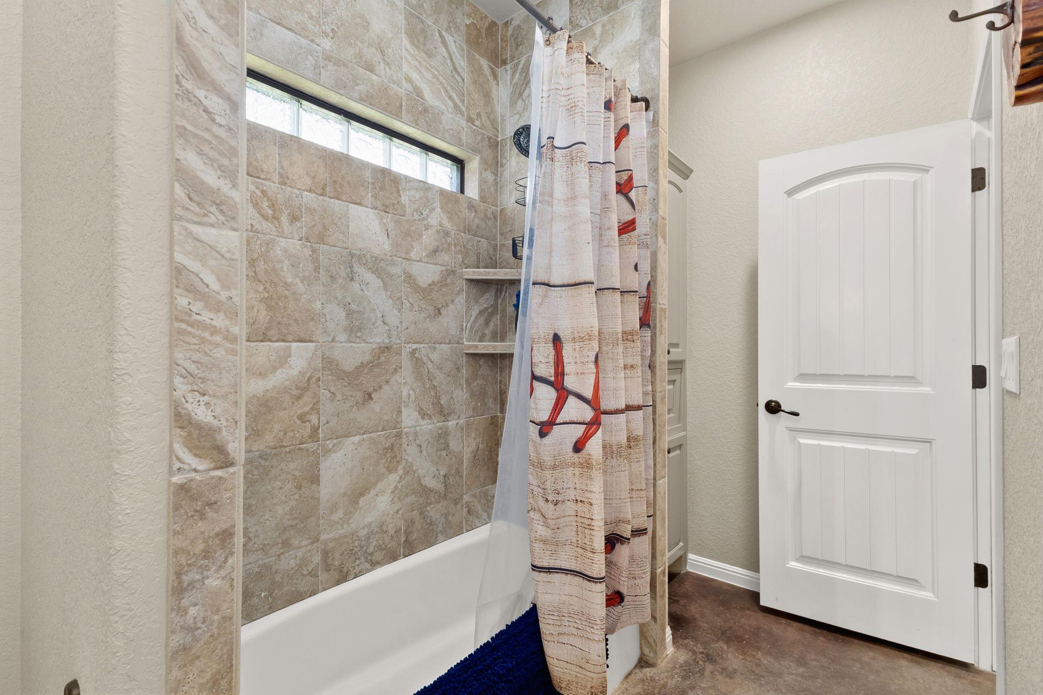 Image 20 of 32 For 2298 Sungate Dr