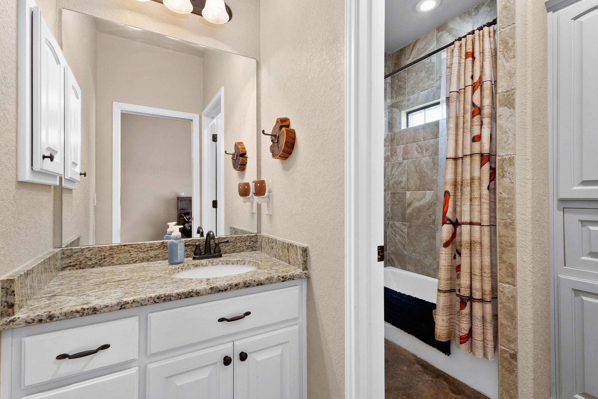 Image 23 of 32 For 2298 Sungate Dr