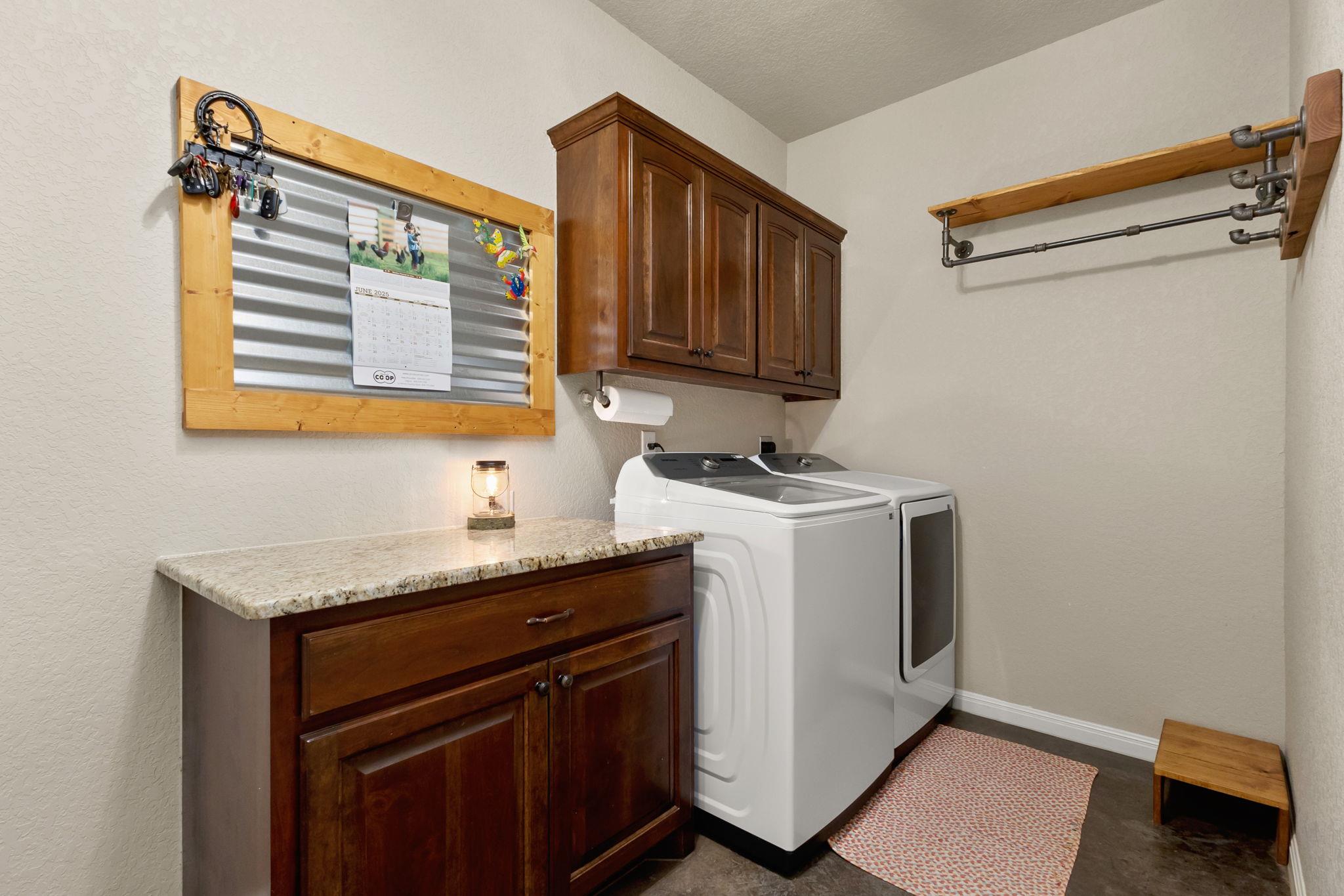 Image 24 of 32 For 2298 Sungate Dr