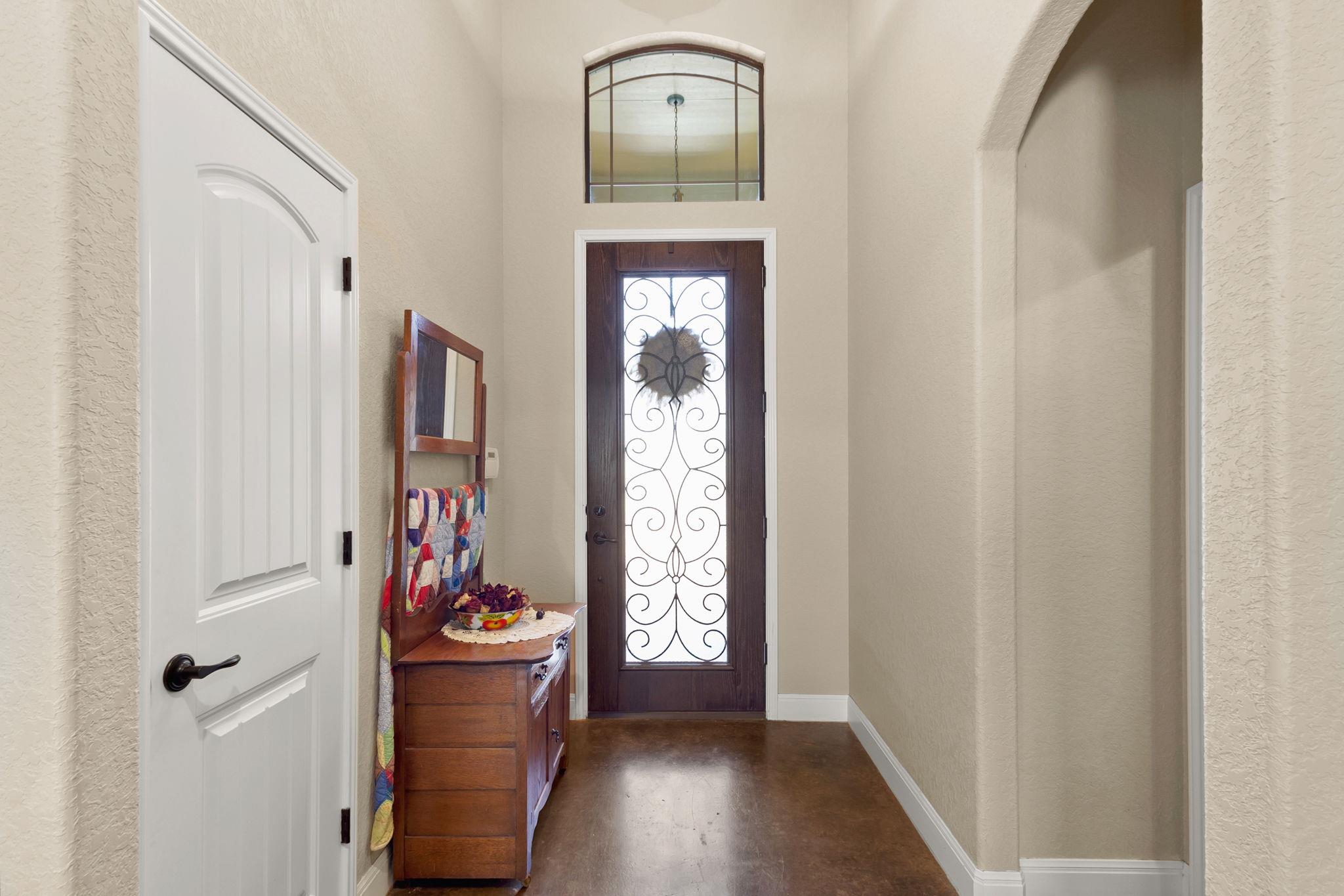 Image 4 of 32 For 2298 Sungate Dr