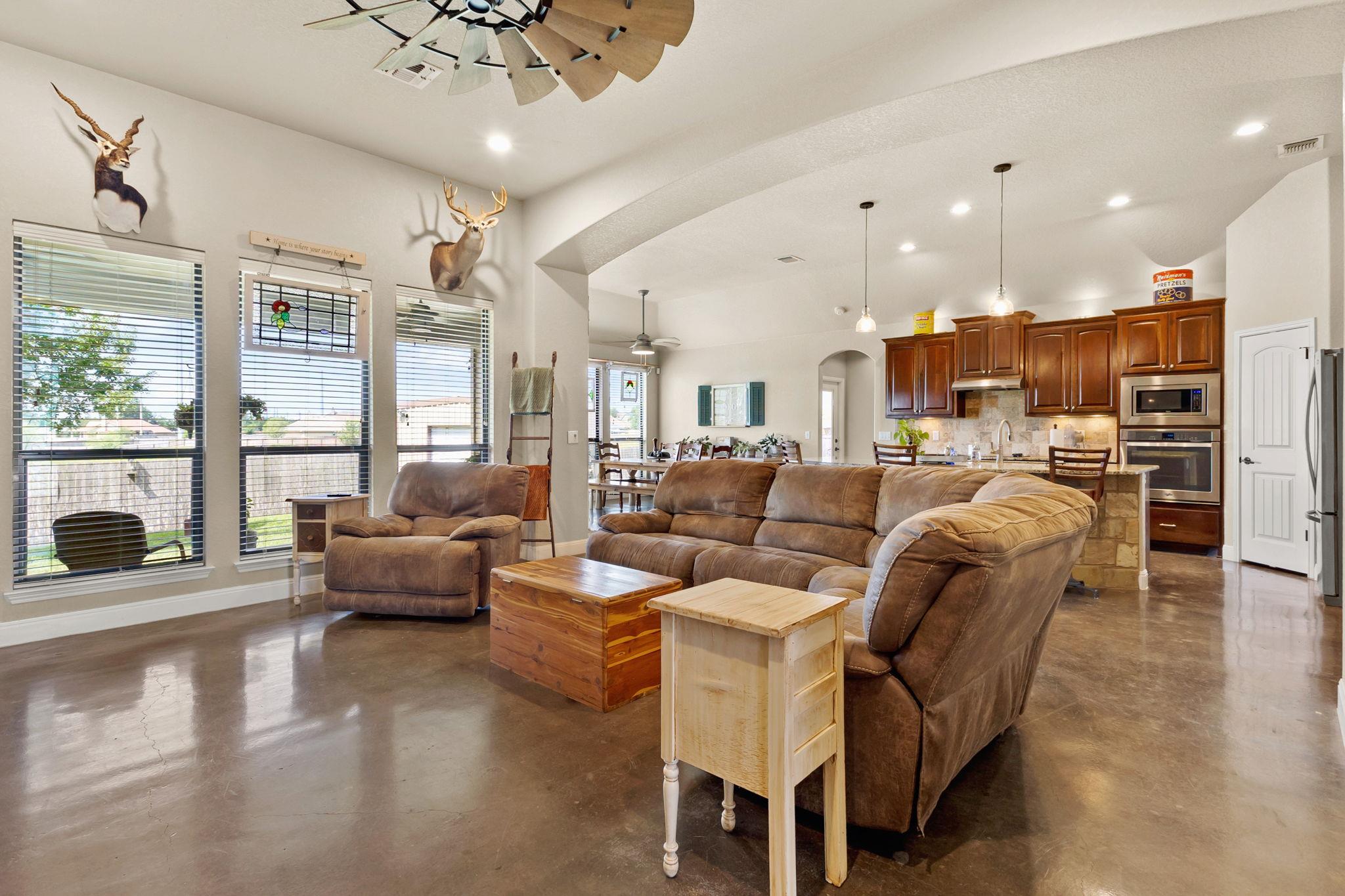 Image 5 of 32 For 2298 Sungate Dr