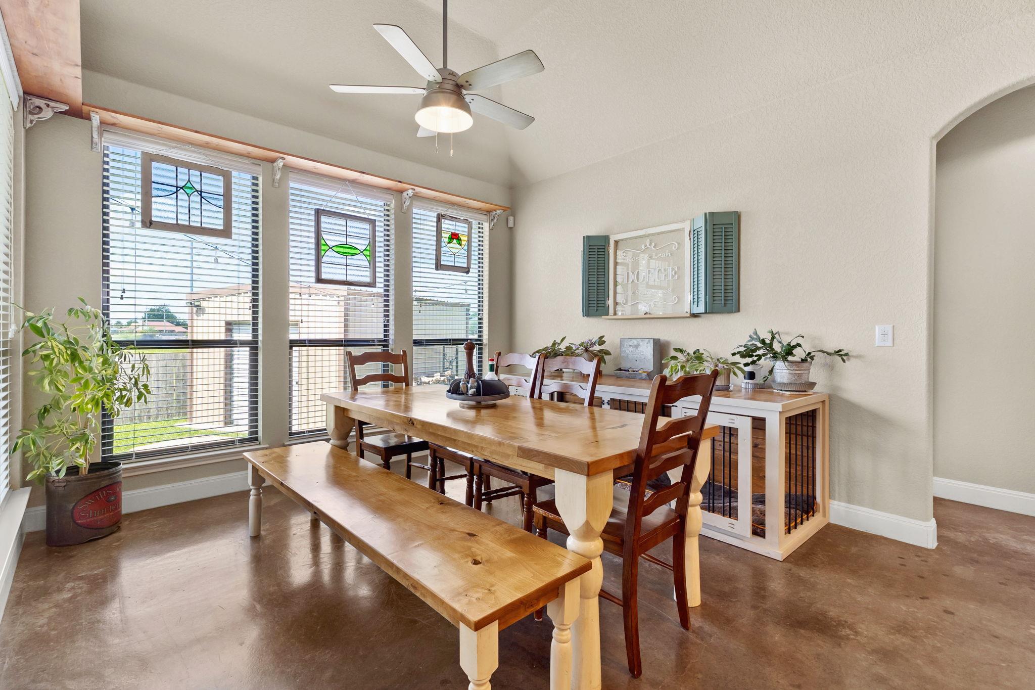 Image 8 of 32 For 2298 Sungate Dr