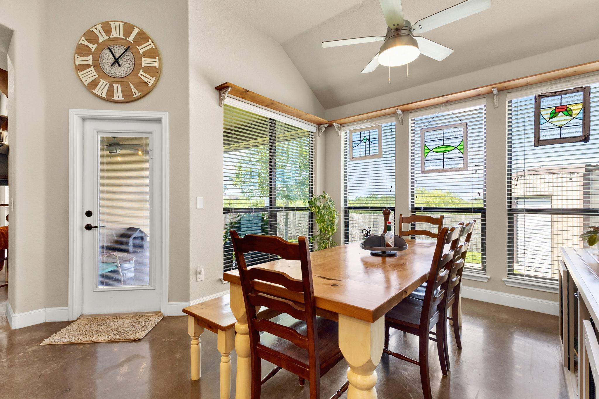 Image 9 of 32 For 2298 Sungate Dr