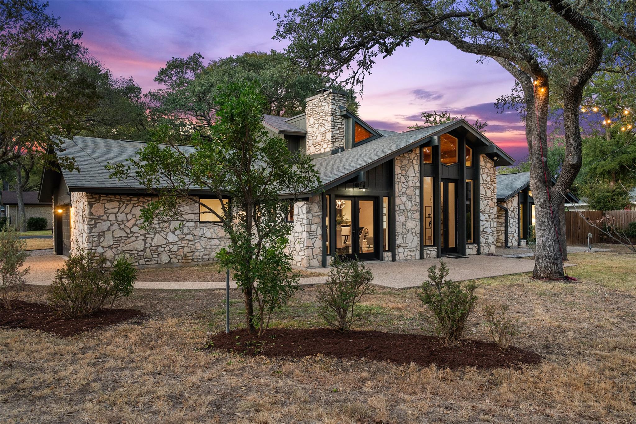 Image 11 of 40 For 9112 Balcones Club Dr