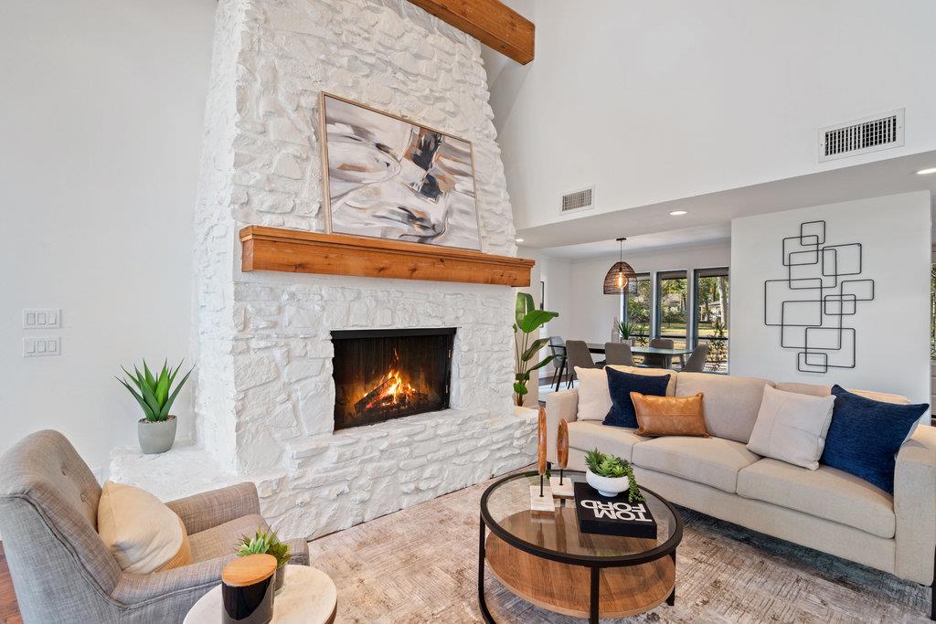 Image 14 of 40 For 9112 Balcones Club Dr