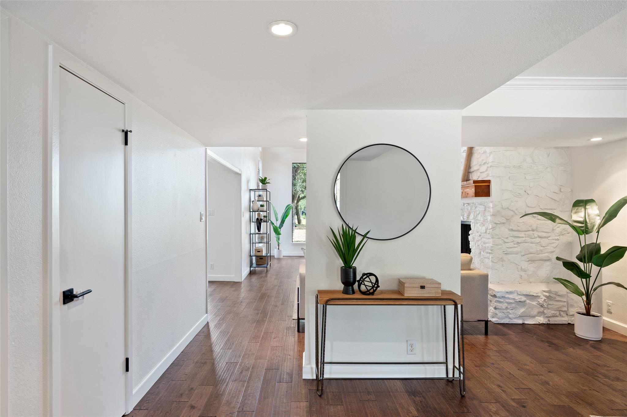 Image 16 of 40 For 9112 Balcones Club Dr