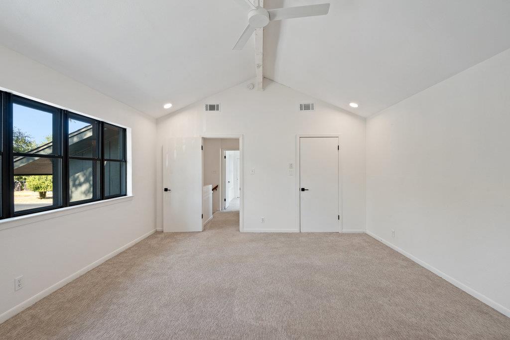 Image 29 of 40 For 9112 Balcones Club Dr