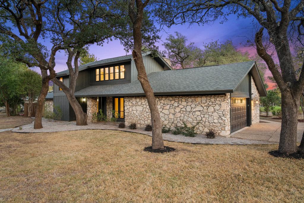 Image 32 of 40 For 9112 Balcones Club Dr