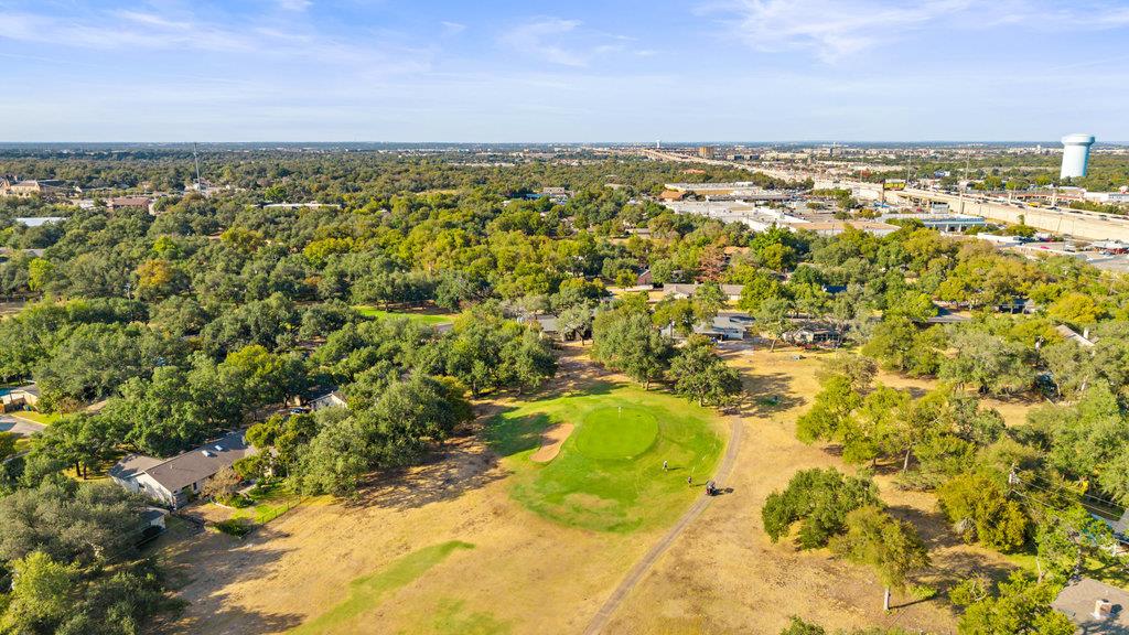 Image 38 of 40 For 9112 Balcones Club Dr