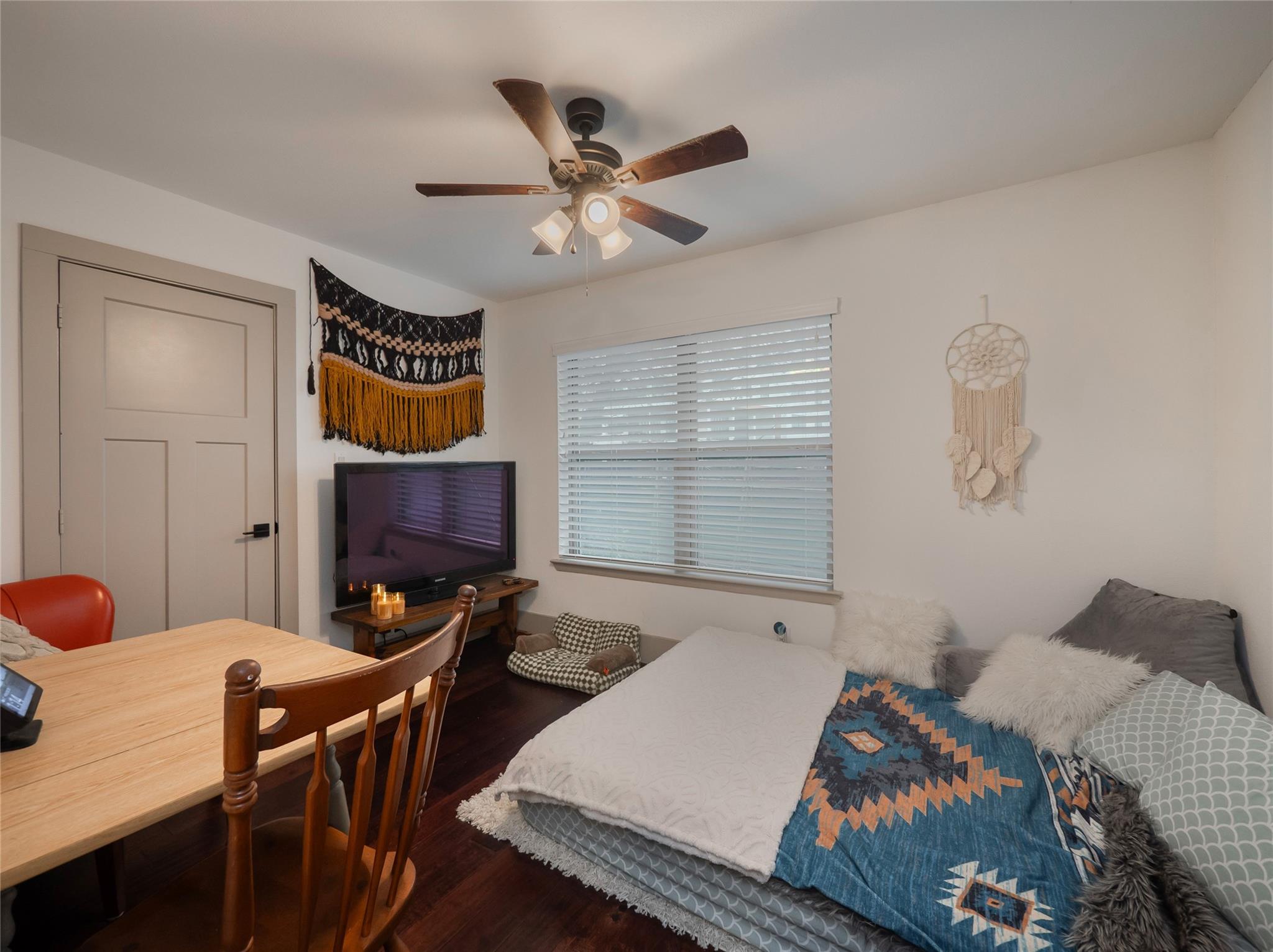 Image 25 of 37 For 5701 Avenue G