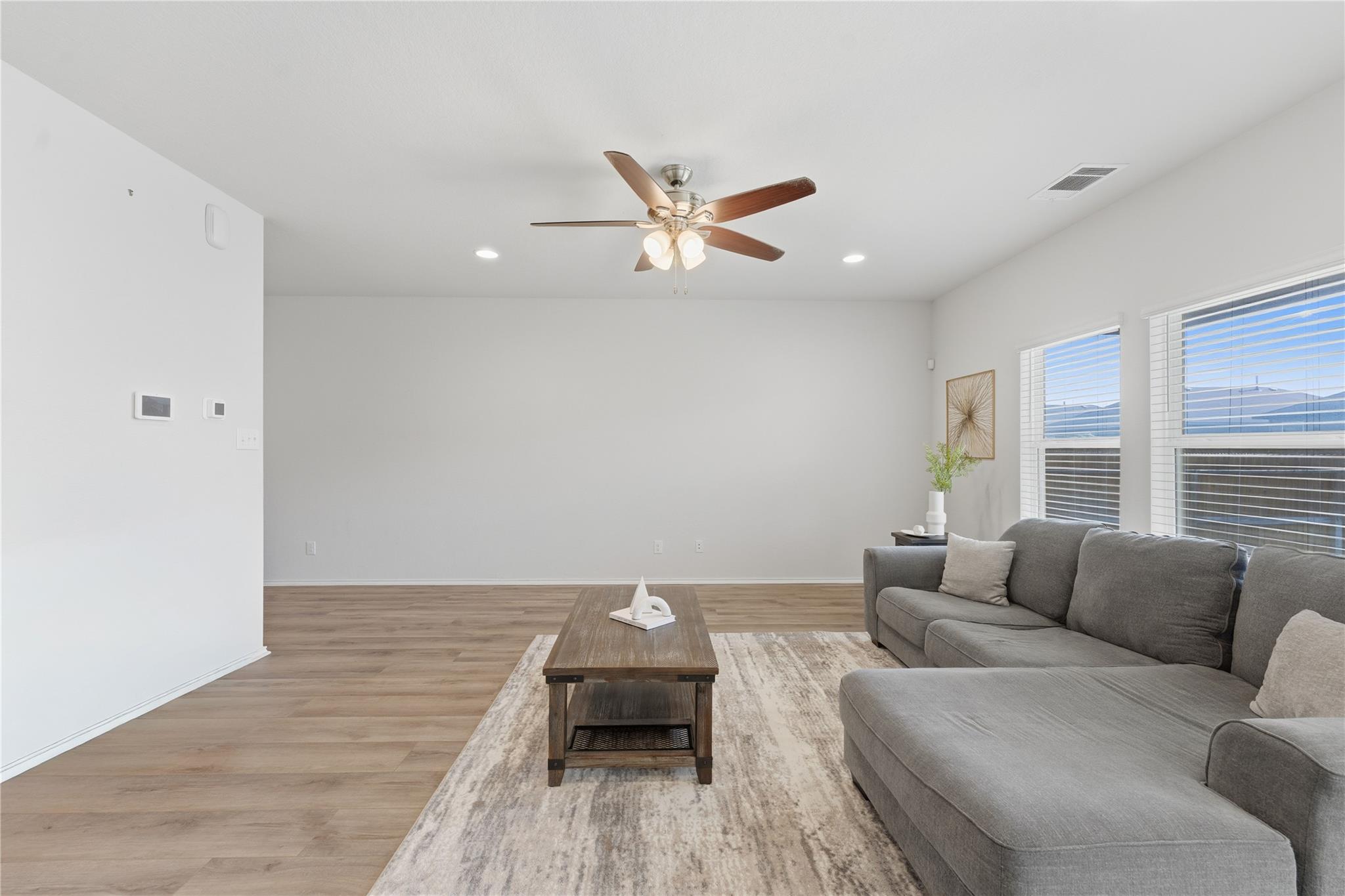 Image 14 of 39 For 2946 Wolfcreek Dr