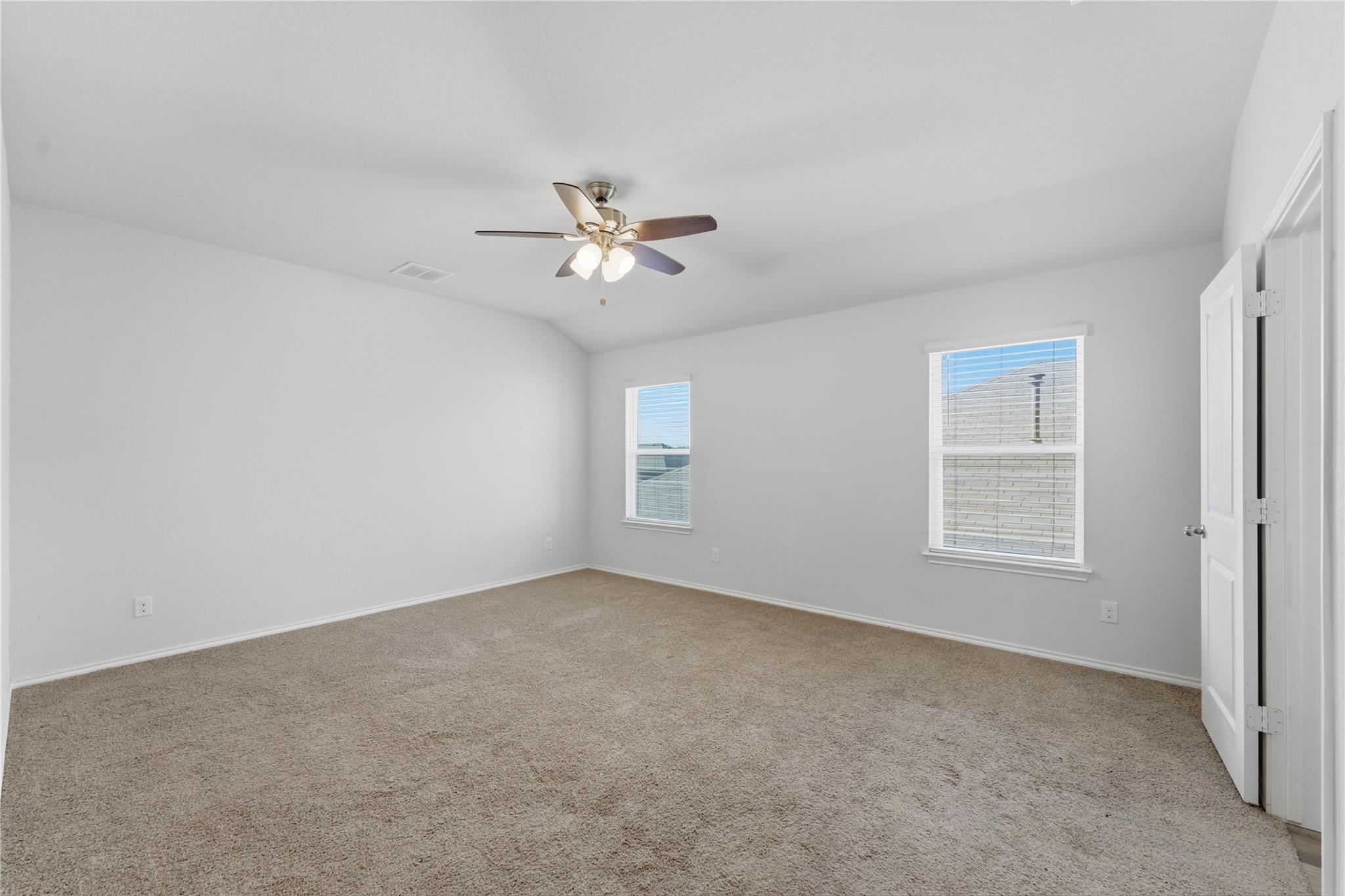 Image 18 of 39 For 2946 Wolfcreek Dr