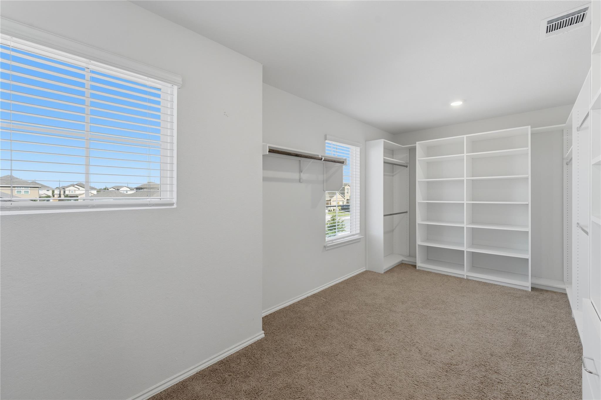 Image 21 of 39 For 2946 Wolfcreek Dr