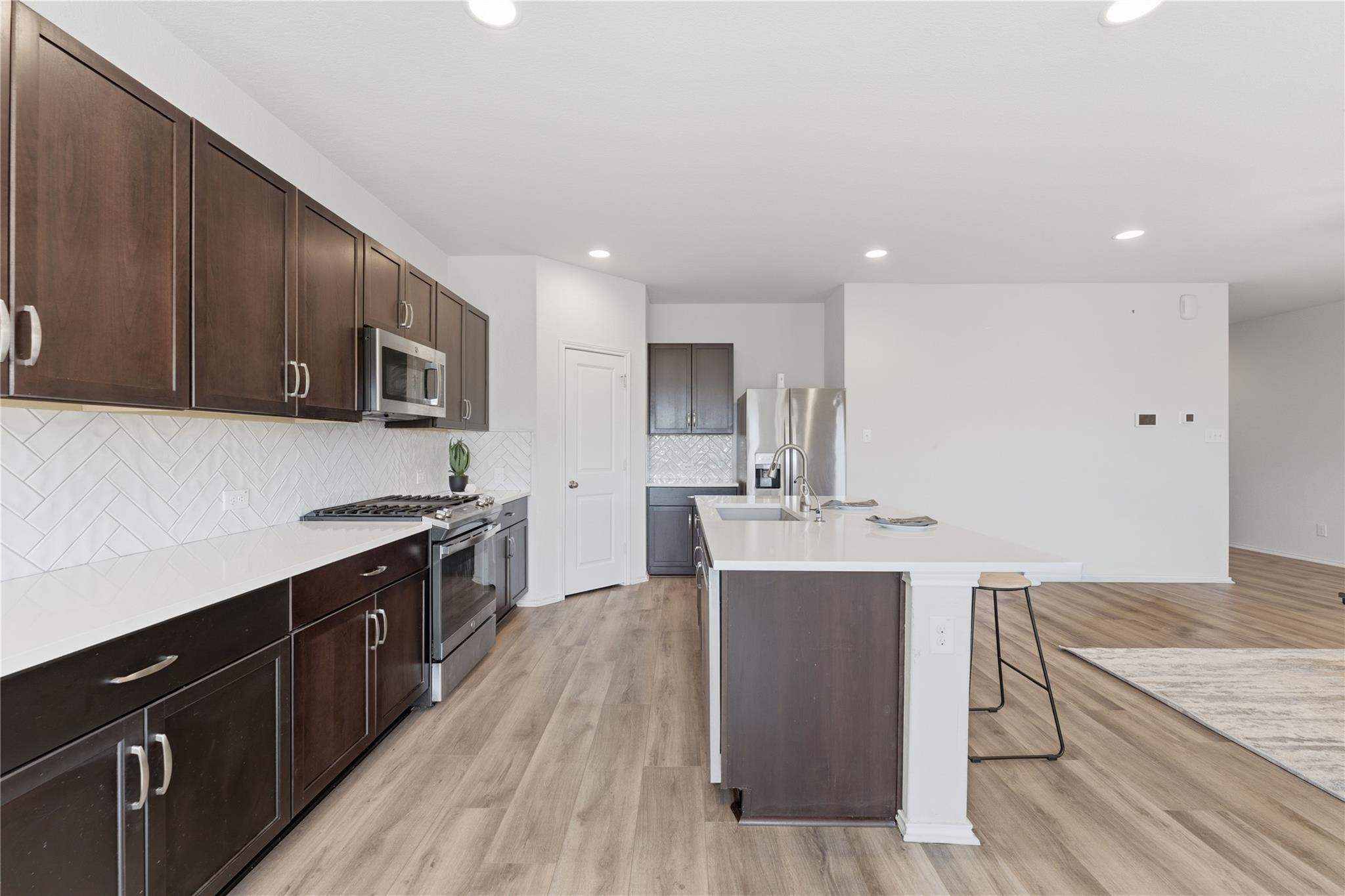 Image 5 of 39 For 2946 Wolfcreek Dr