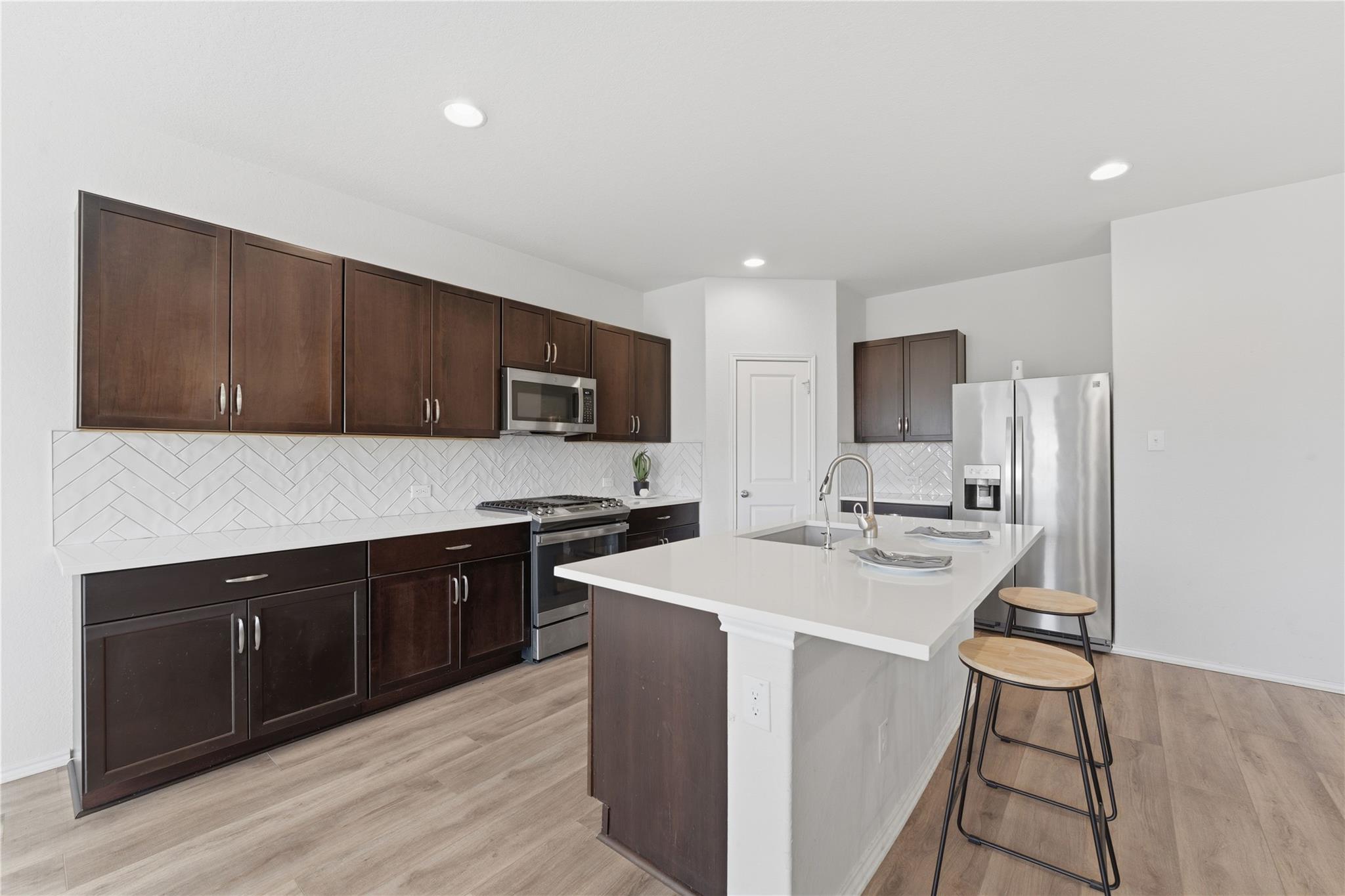 Image 7 of 39 For 2946 Wolfcreek Dr