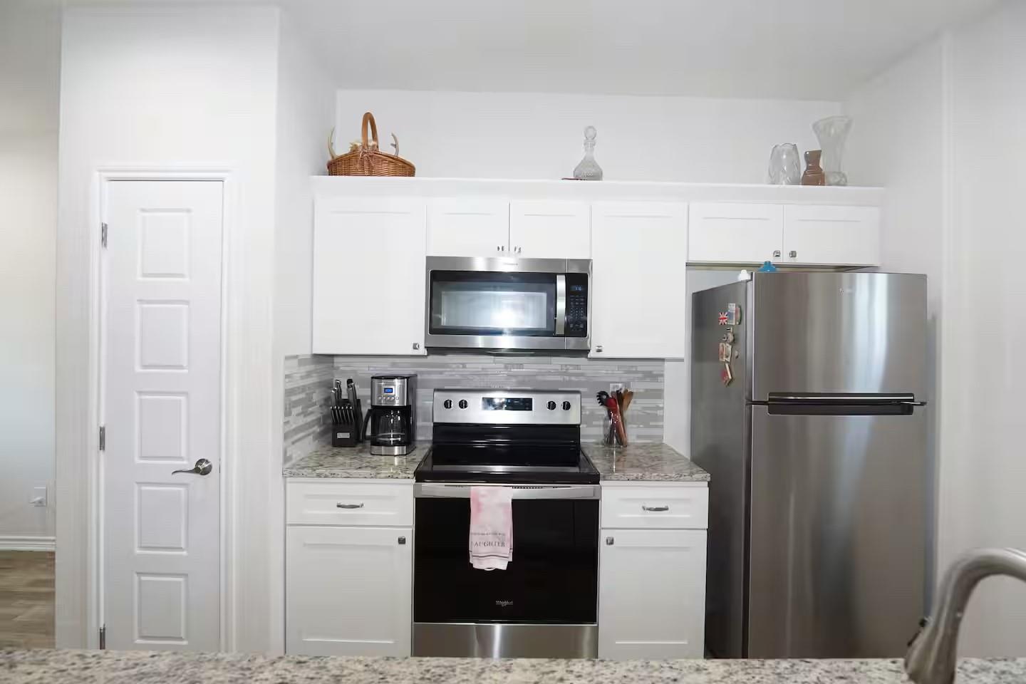 Image 4 of 15 For 2540 Contour Dr