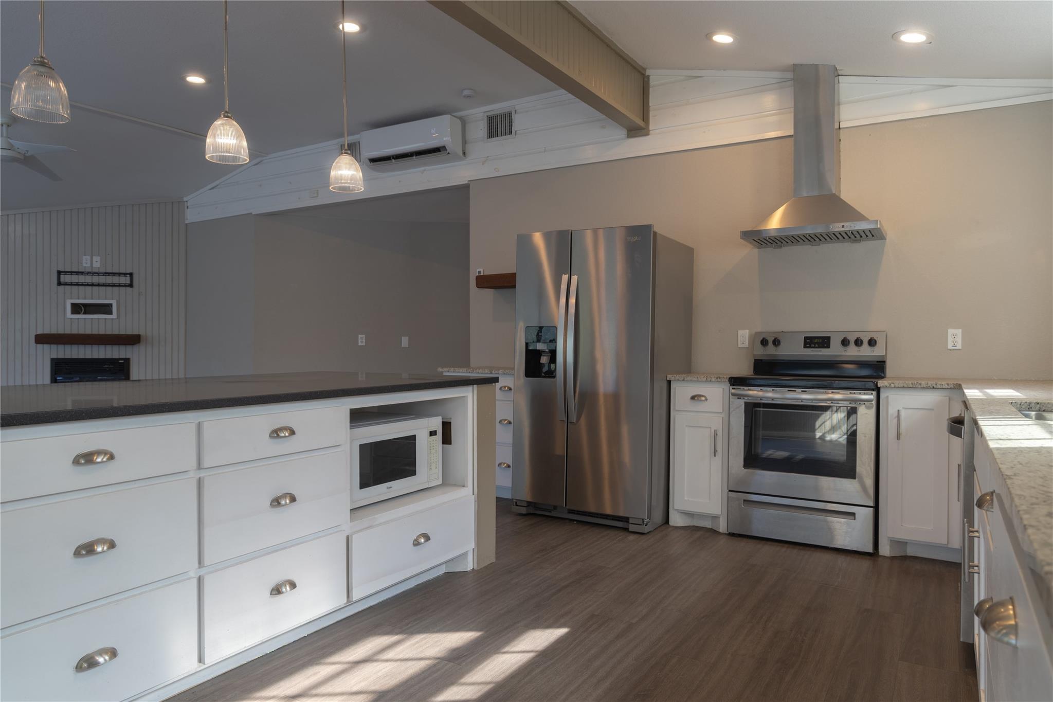 Image 4 of 26 For 120 Erskine Ferry Rd