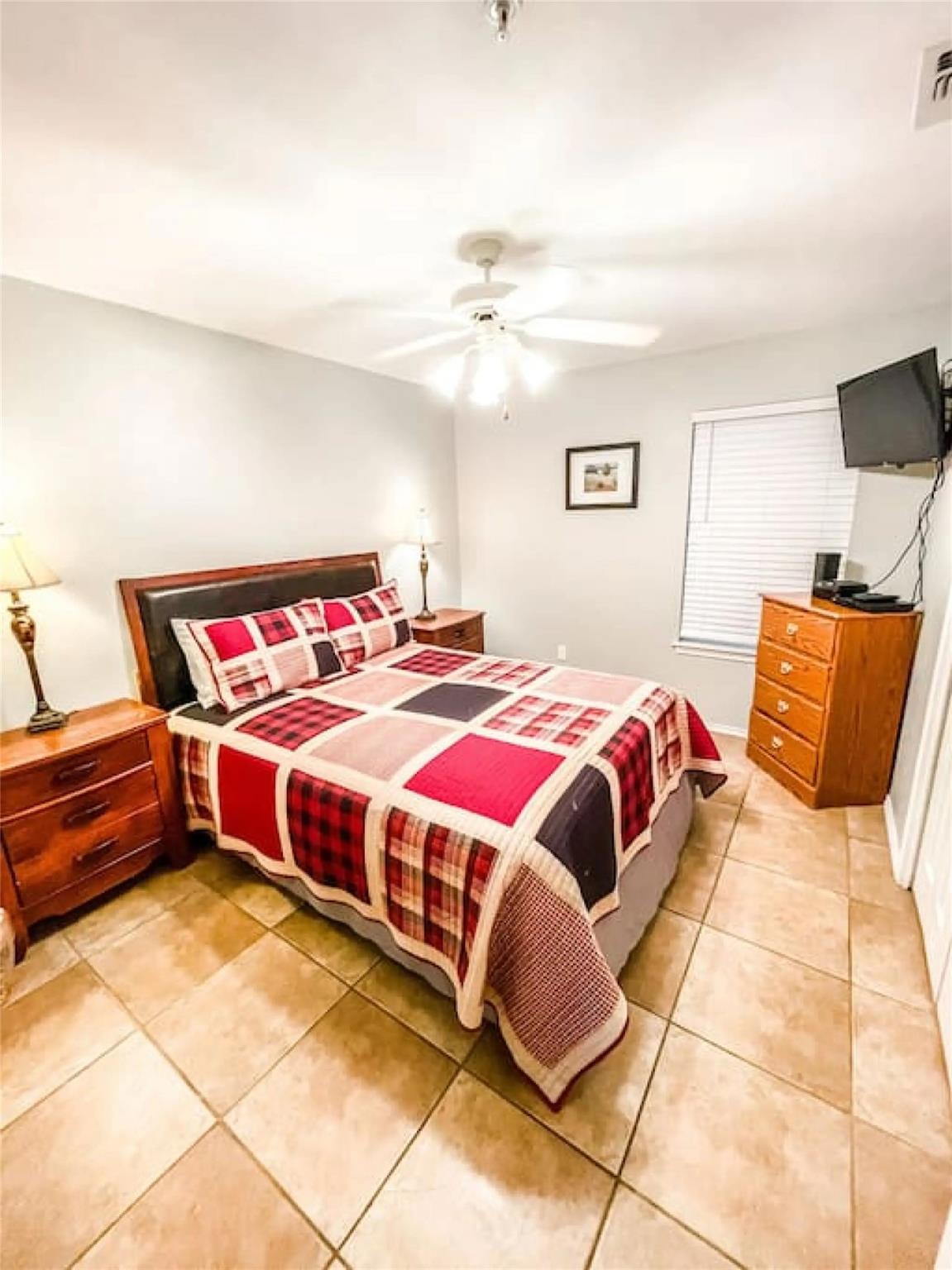 Image 11 of 21 For 730 Mather St