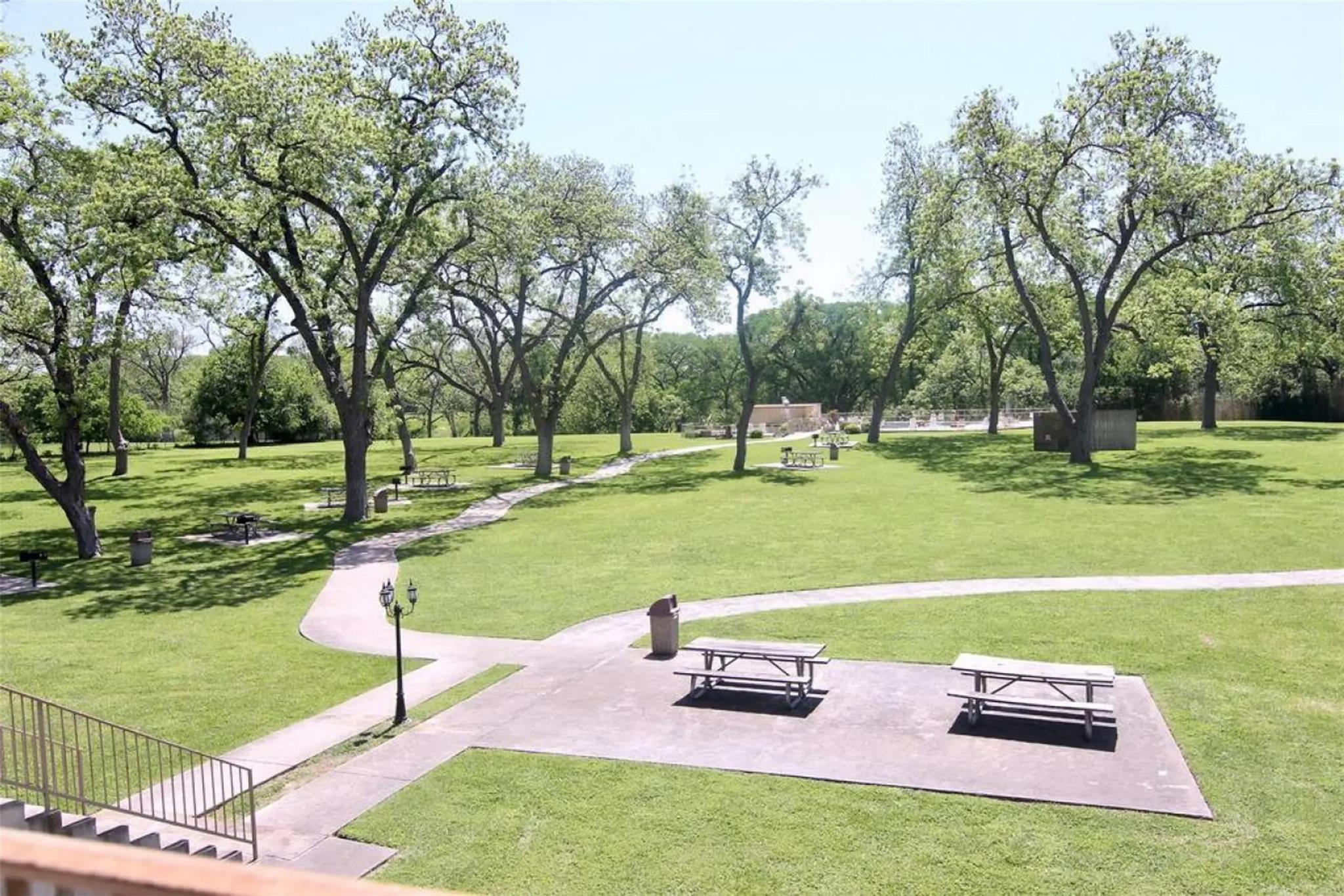 Image 16 of 21 For 730 Mather St