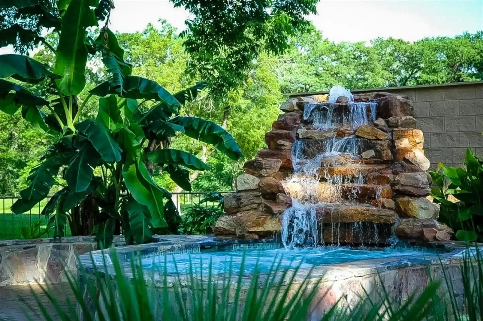 Image 17 of 21 For 730 Mather St