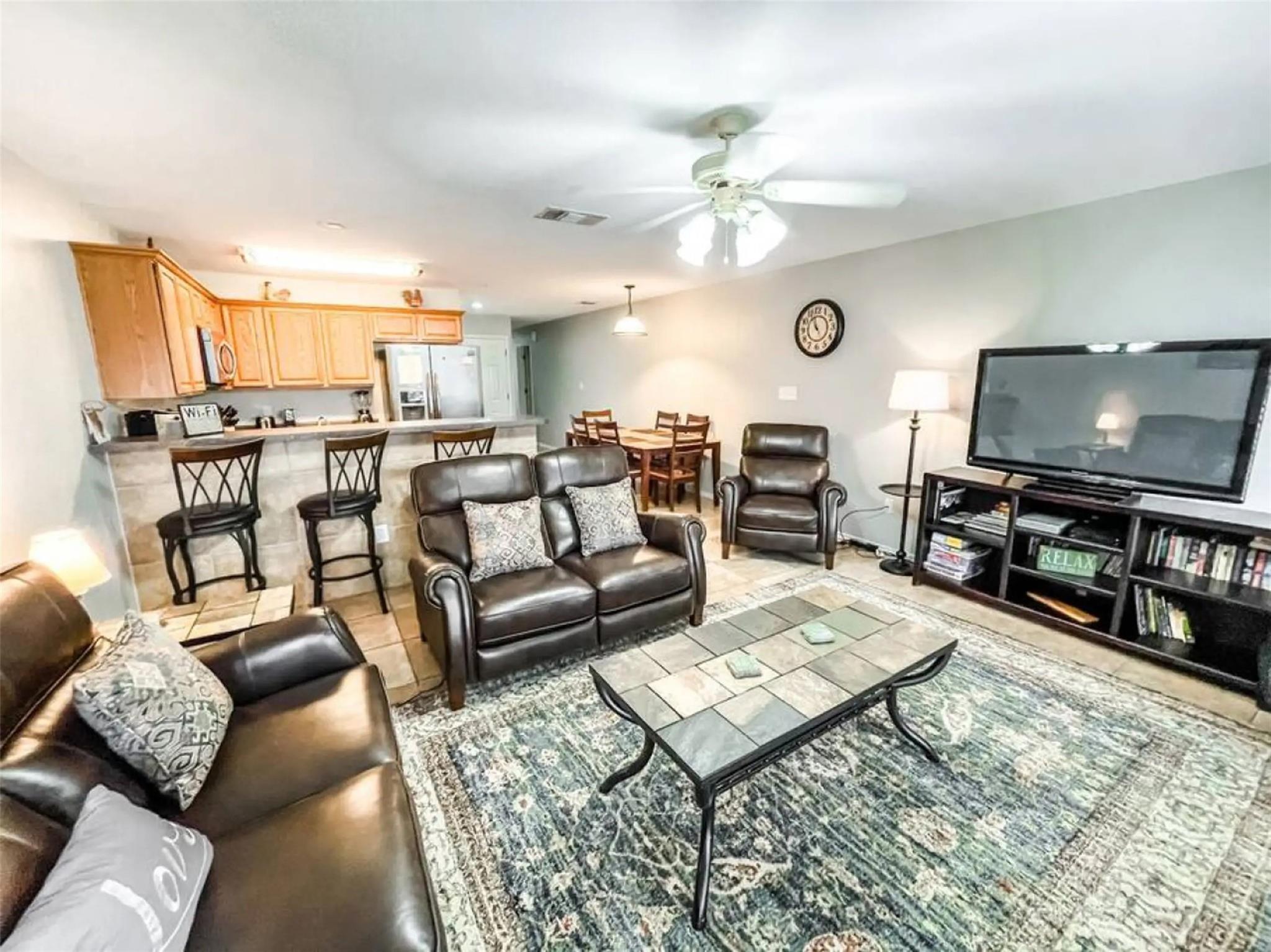 Image 4 of 21 For 730 Mather St