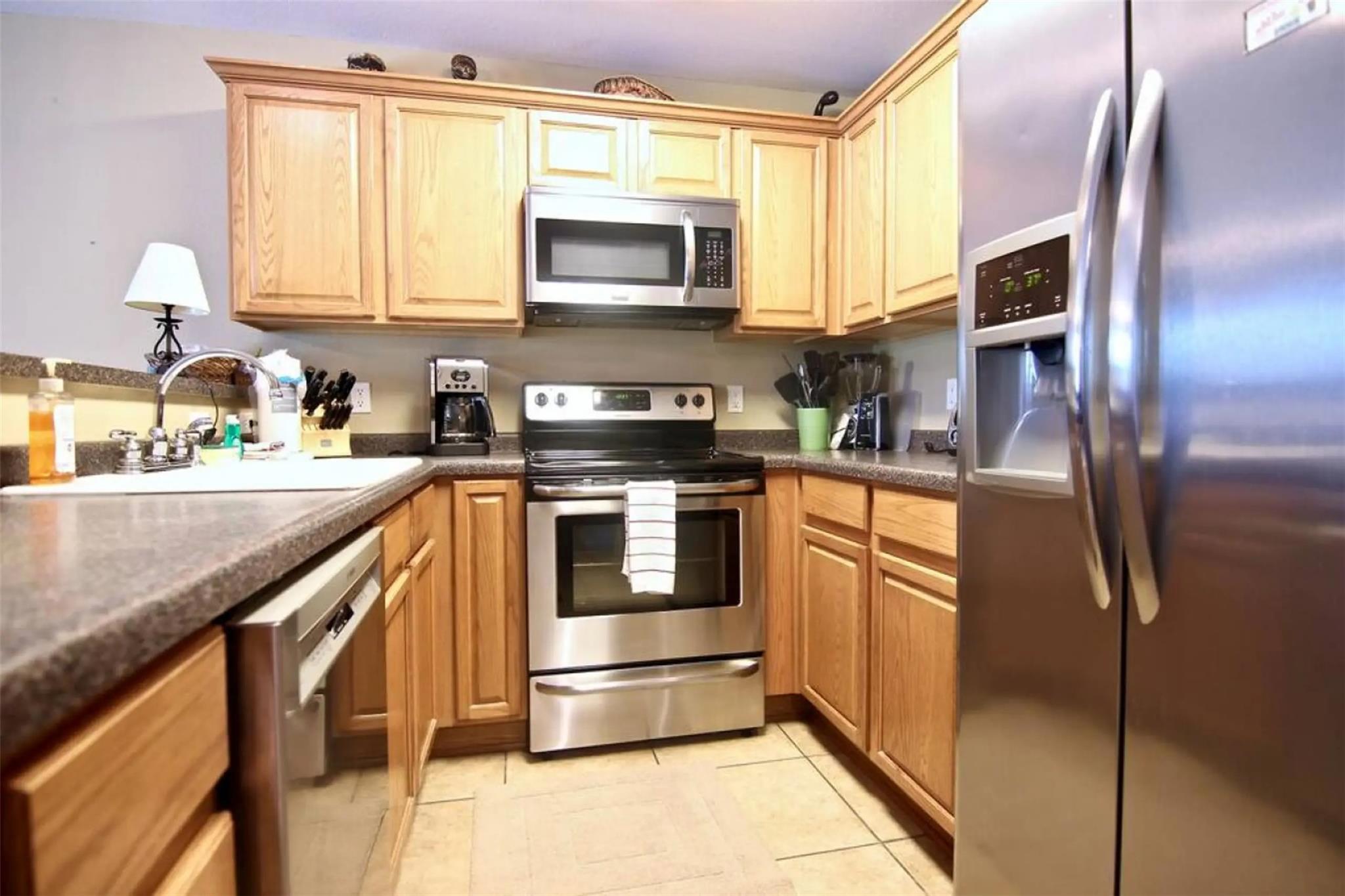 Image 6 of 21 For 730 Mather St