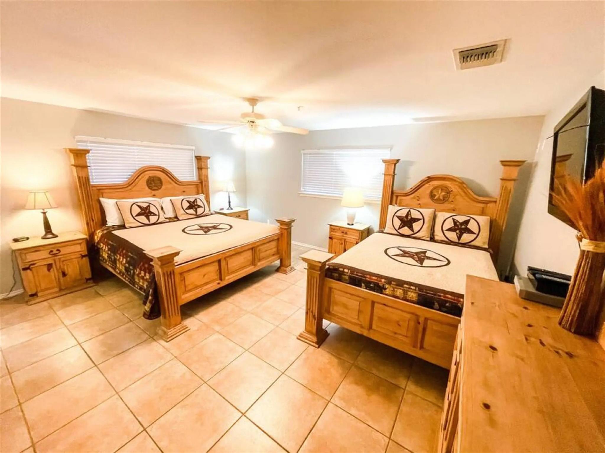 Image 8 of 21 For 730 Mather St