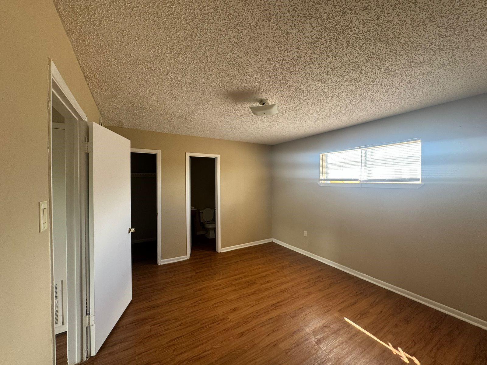 Image 4 of 7 For 3102 Atkinson Ave