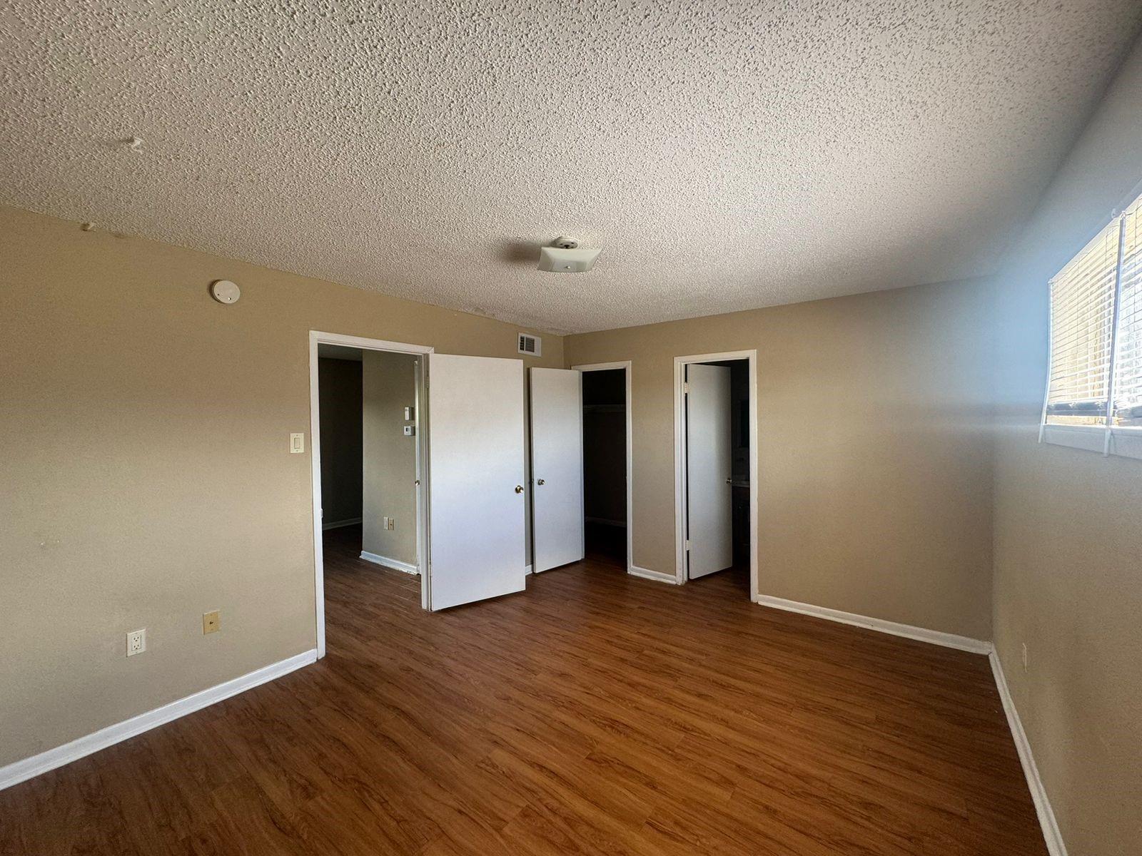 Image 6 of 7 For 3102 Atkinson Ave