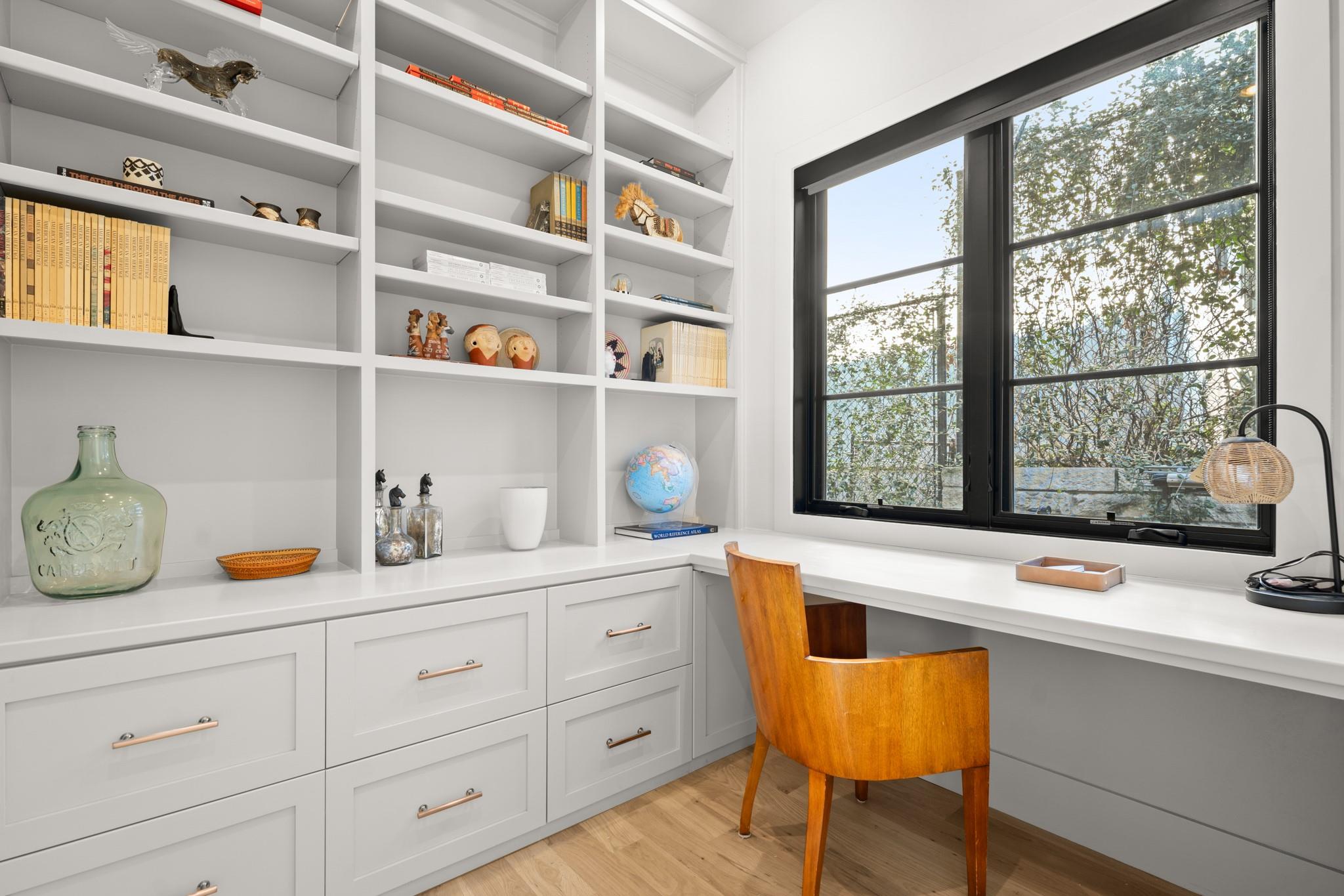 Image 15 of 39 For 802 Pressler St