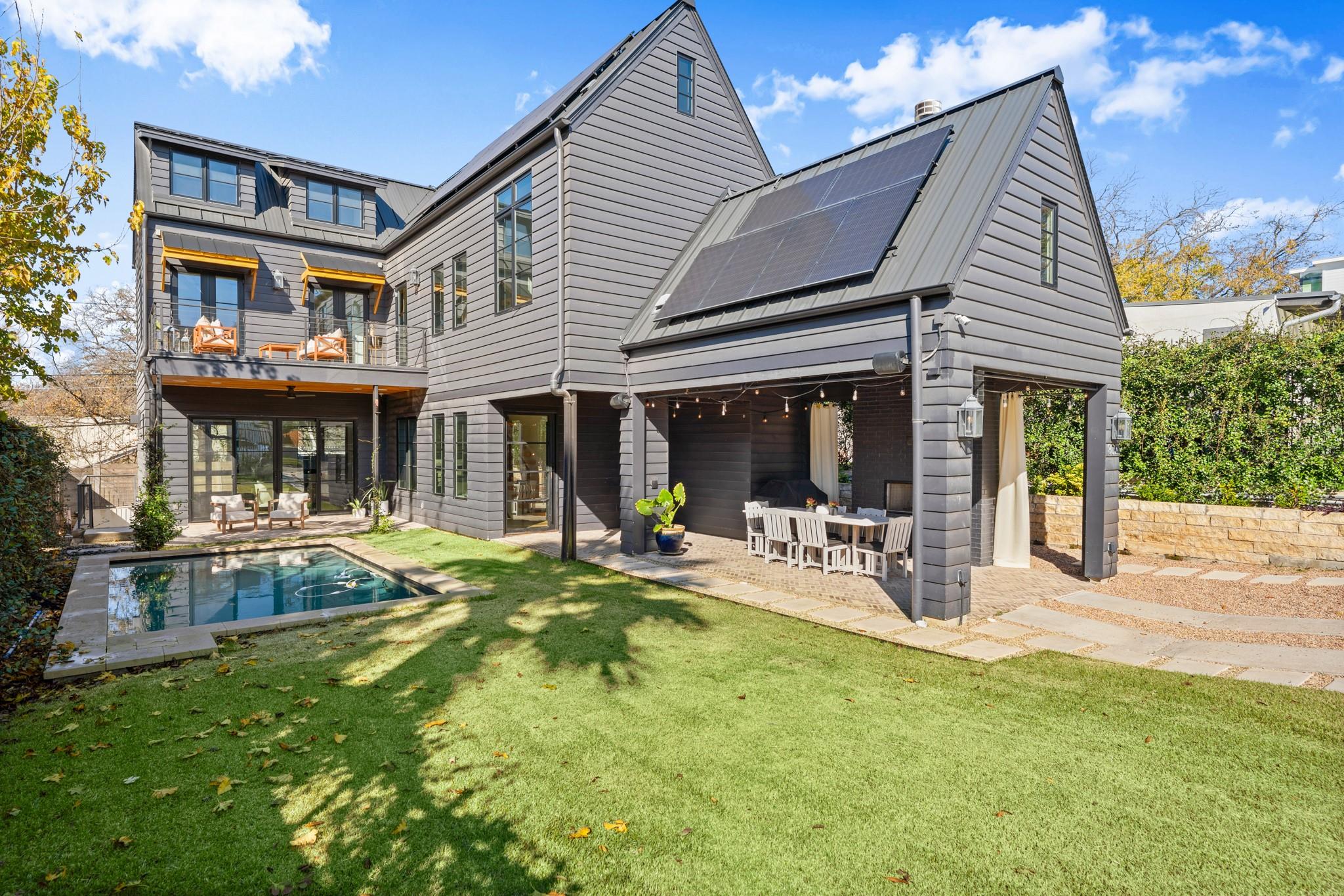 Image 2 of 39 For 802 Pressler St