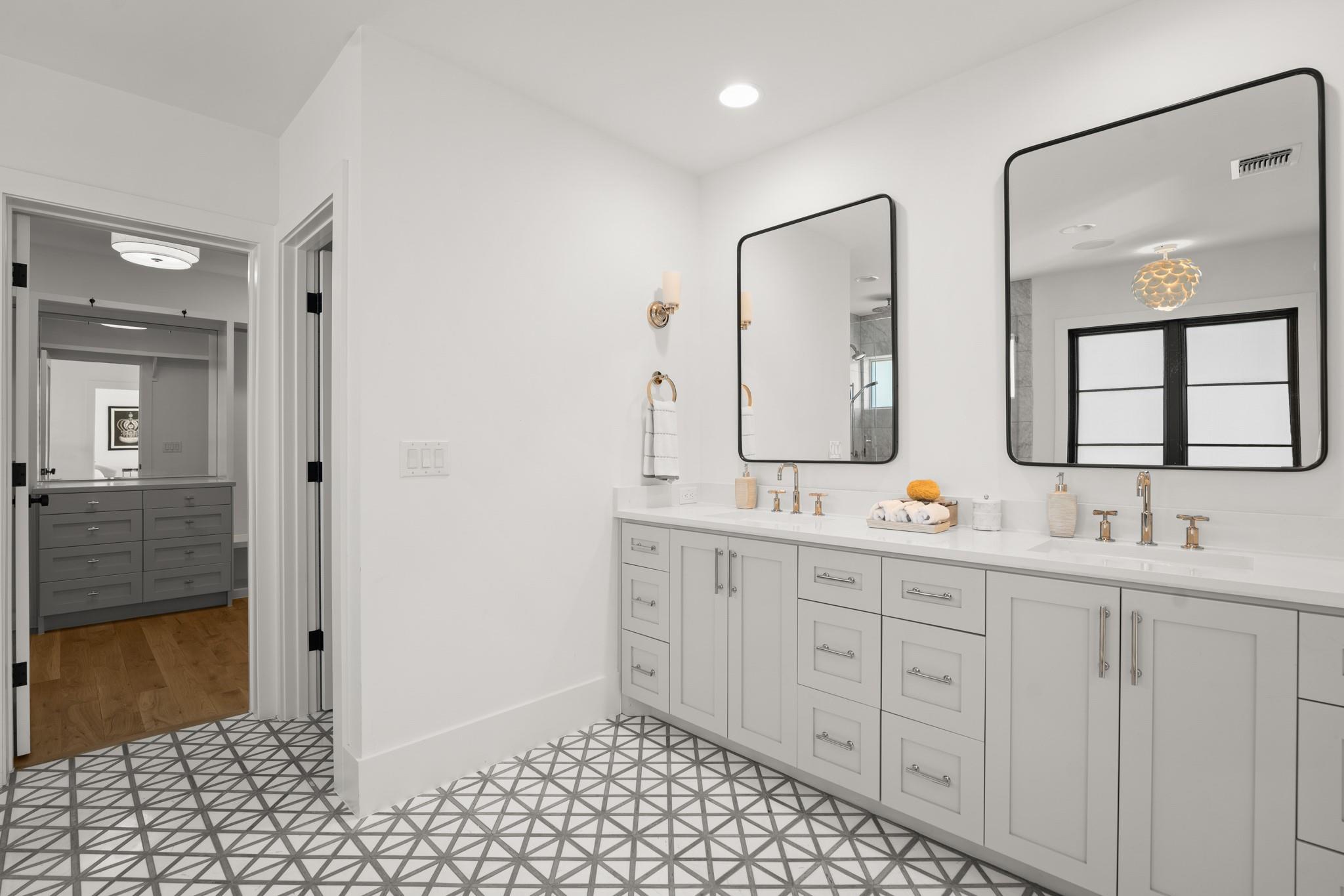 Image 21 of 39 For 802 Pressler St