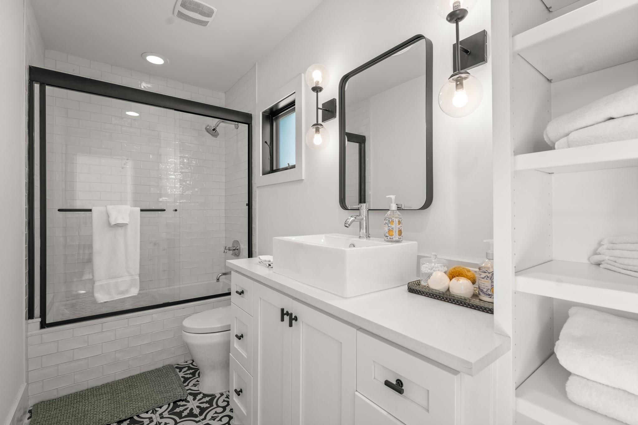 Image 27 of 39 For 802 Pressler St