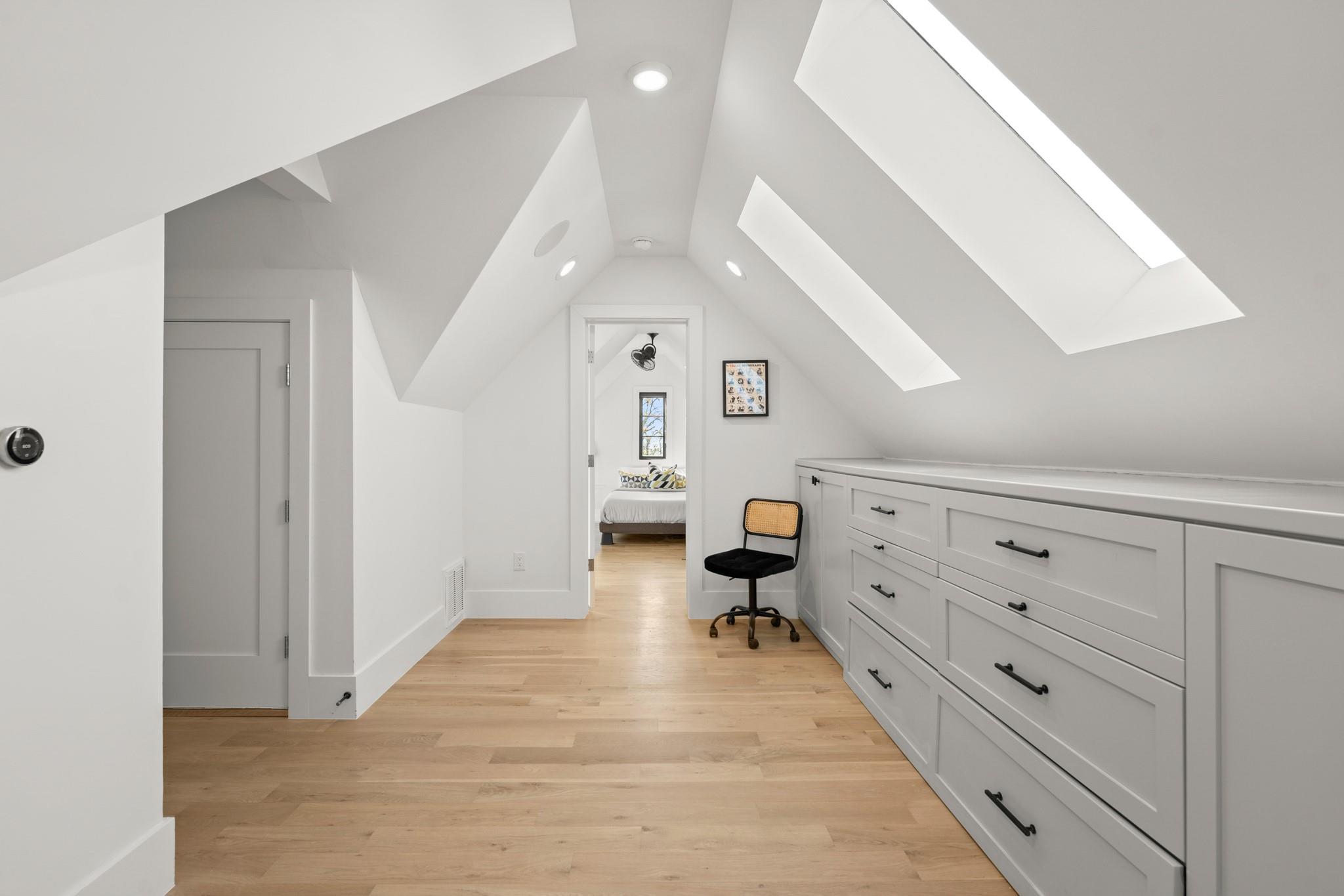 Image 28 of 39 For 802 Pressler St