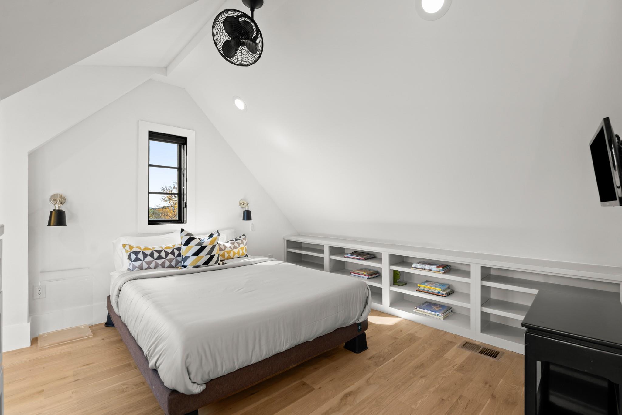 Image 29 of 39 For 802 Pressler St