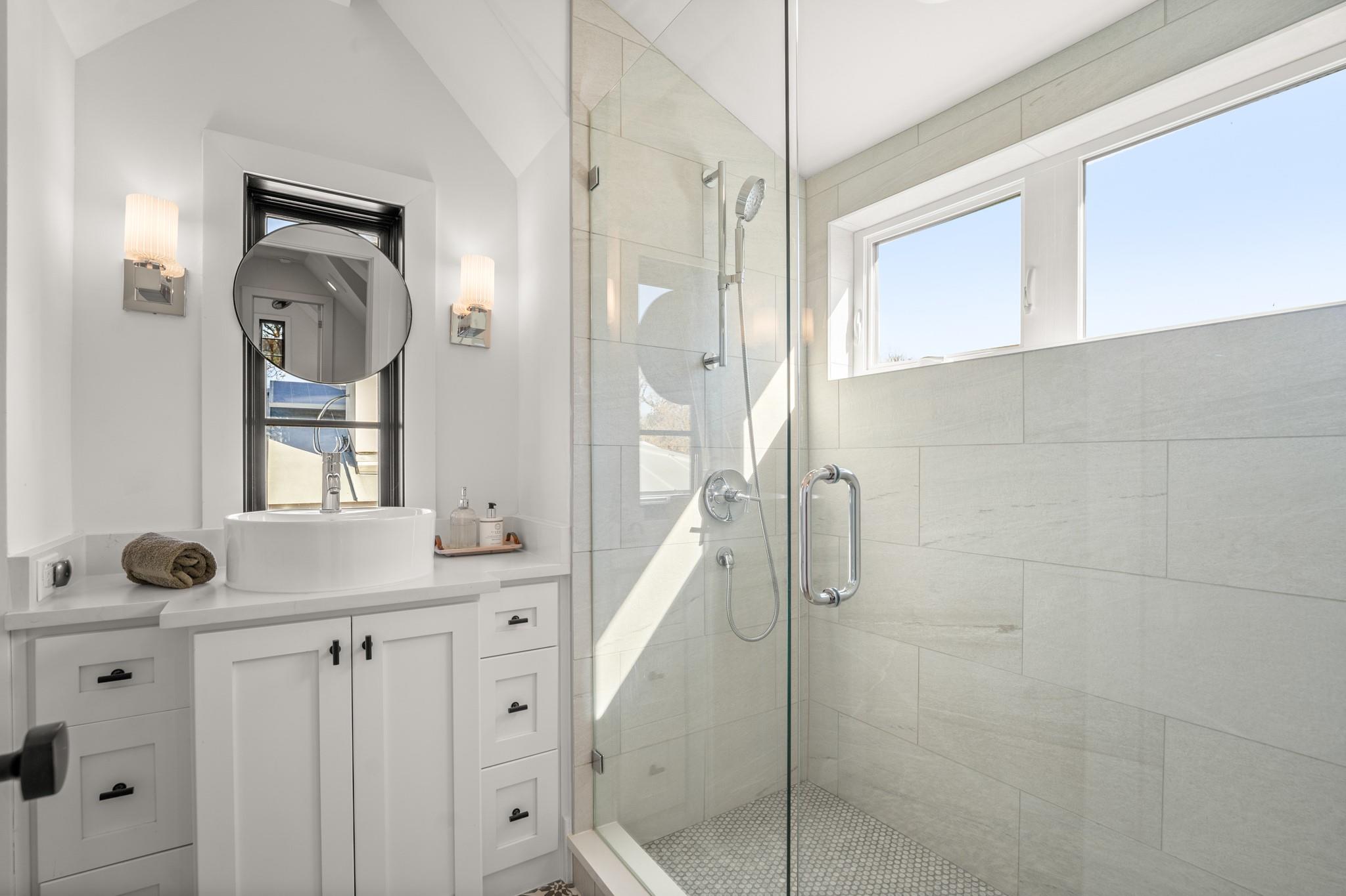 Image 31 of 39 For 802 Pressler St