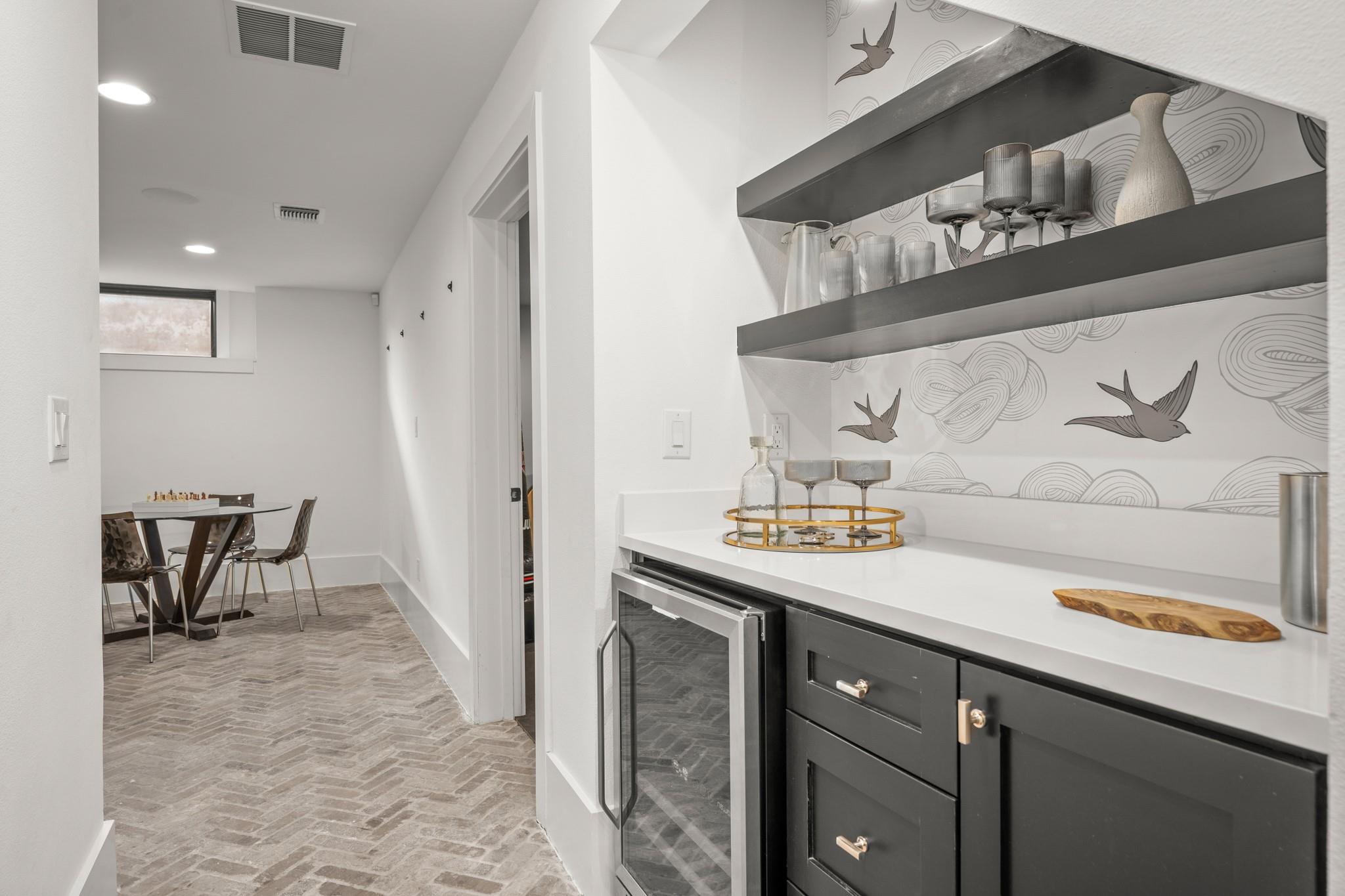 Image 34 of 39 For 802 Pressler St