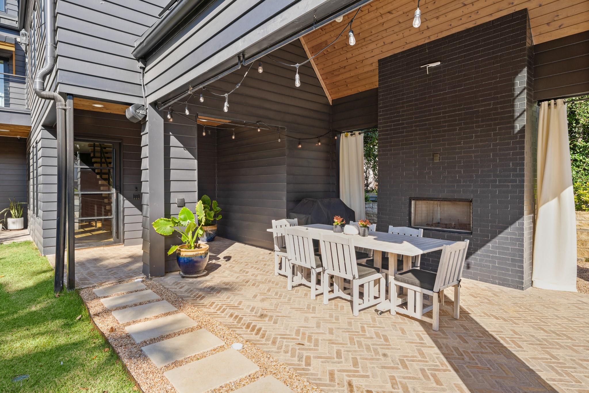 Image 4 of 39 For 802 Pressler St