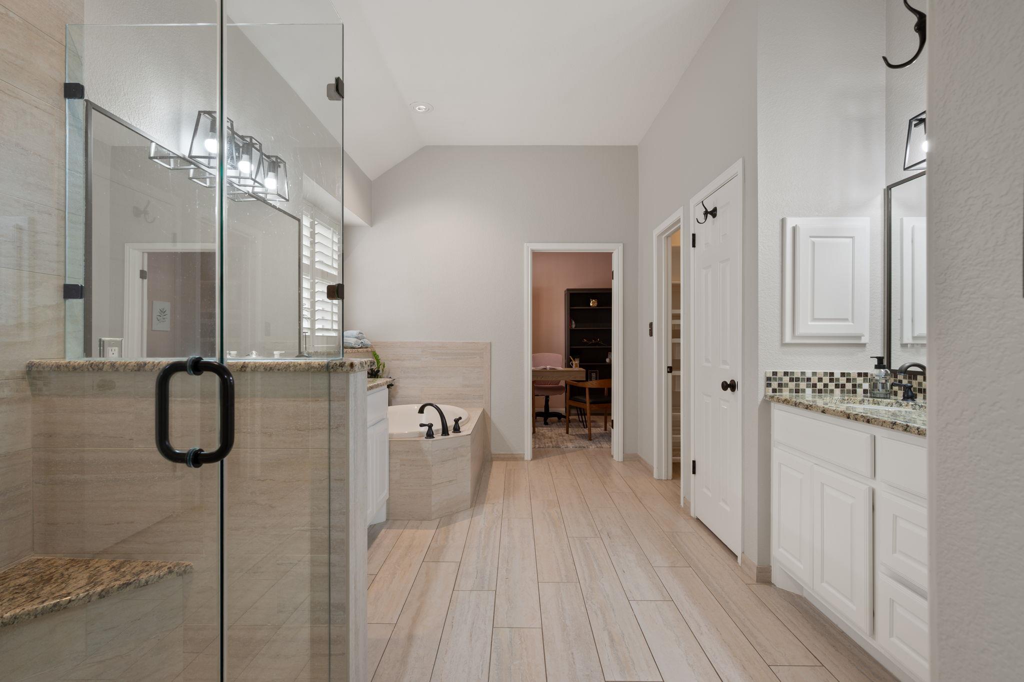 Image 20 of 40 For 1005 Cedar Crest Cv