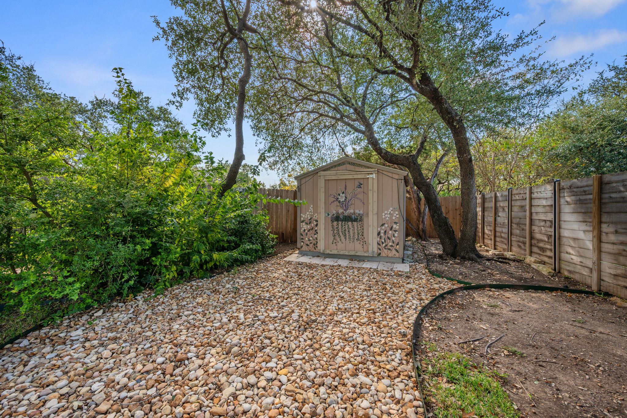 Image 37 of 40 For 1005 Cedar Crest Cv